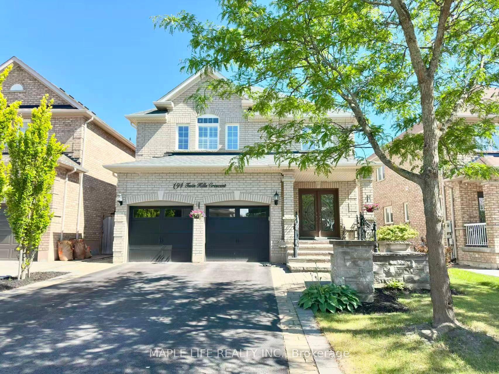 194 Twin Hills Crescent — photo 1