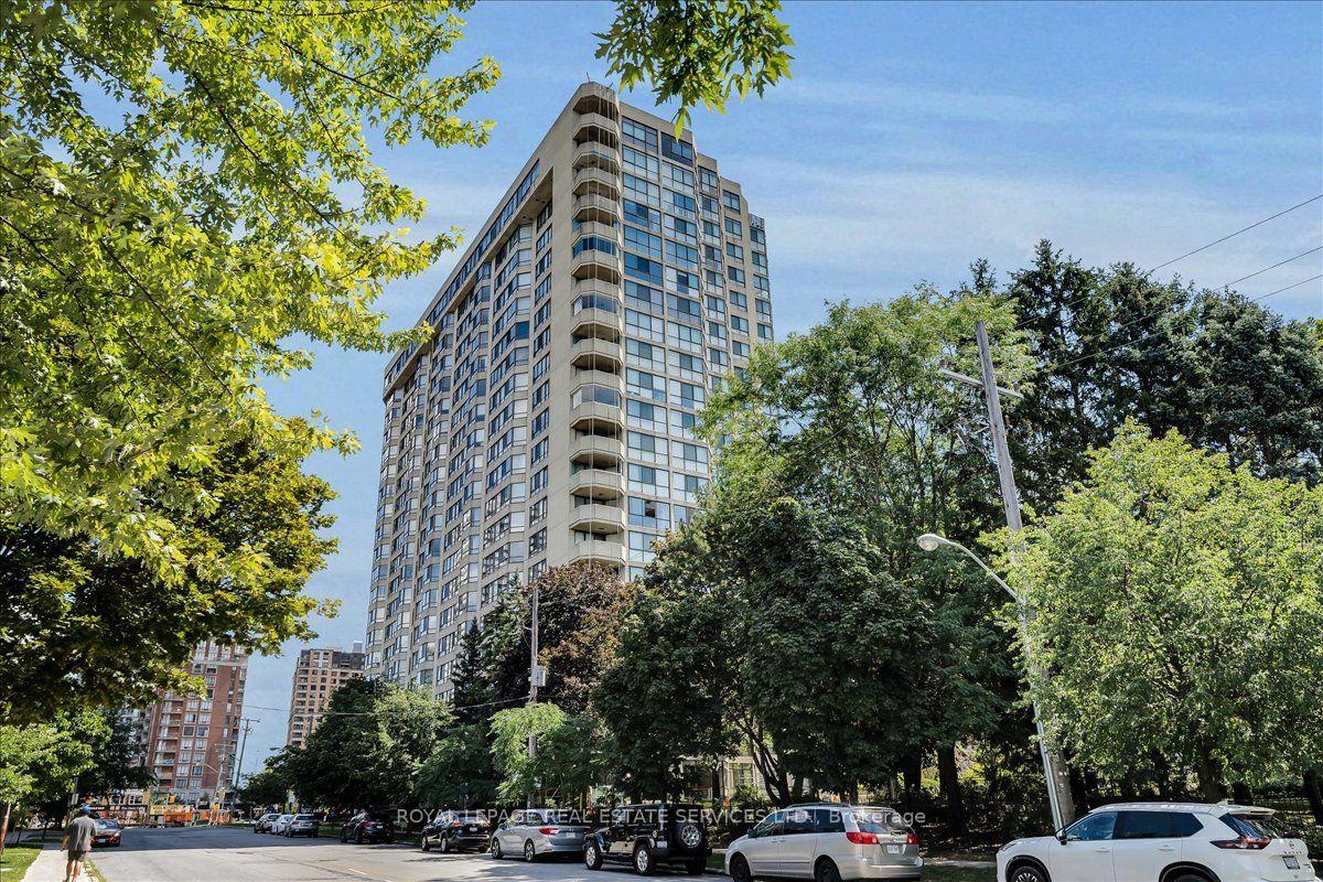 5444 Yonge Street 902 #902, Toronto — Condo for sale, photo 1