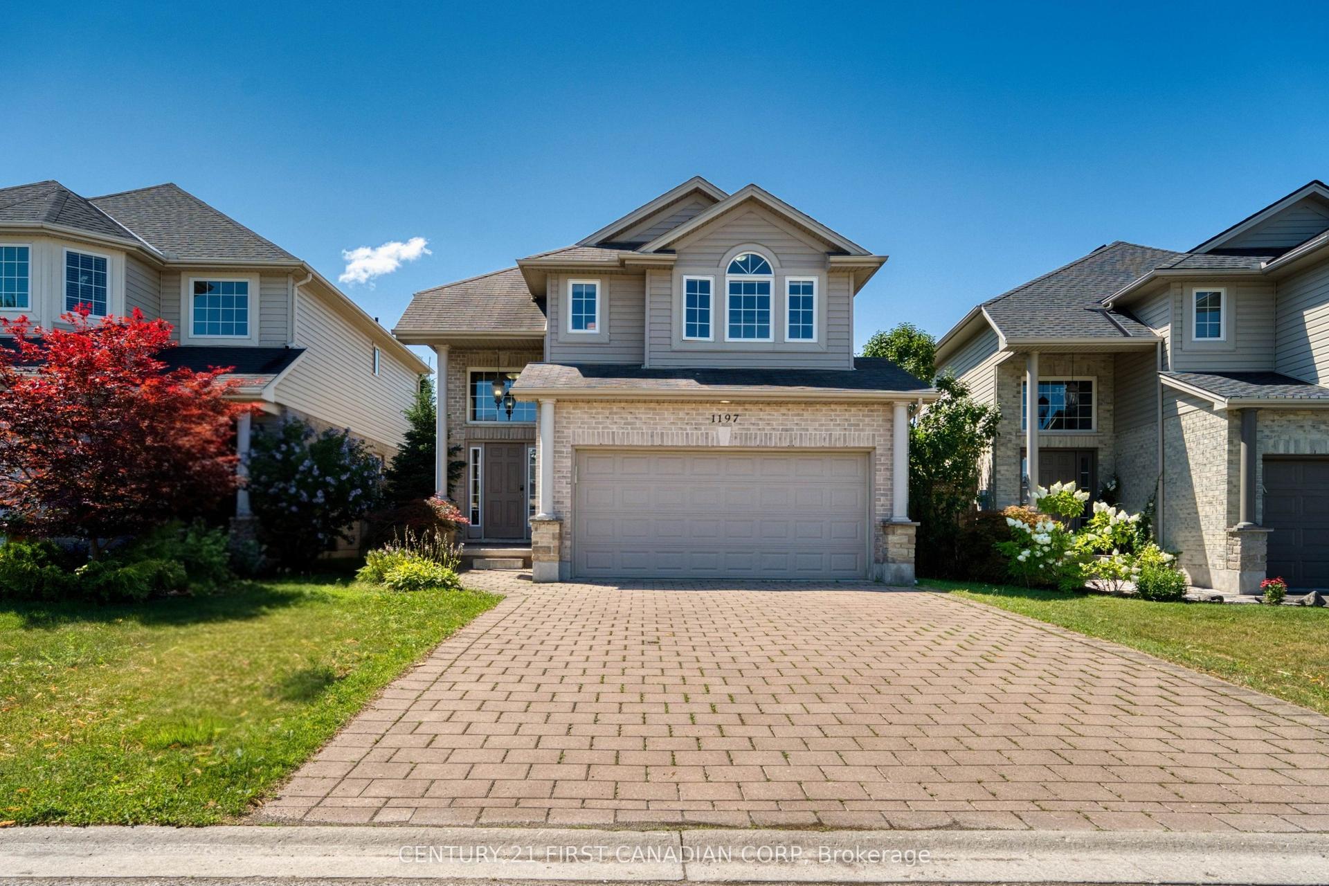 1197 Smither Road, London North — Detached for sale, photo 1