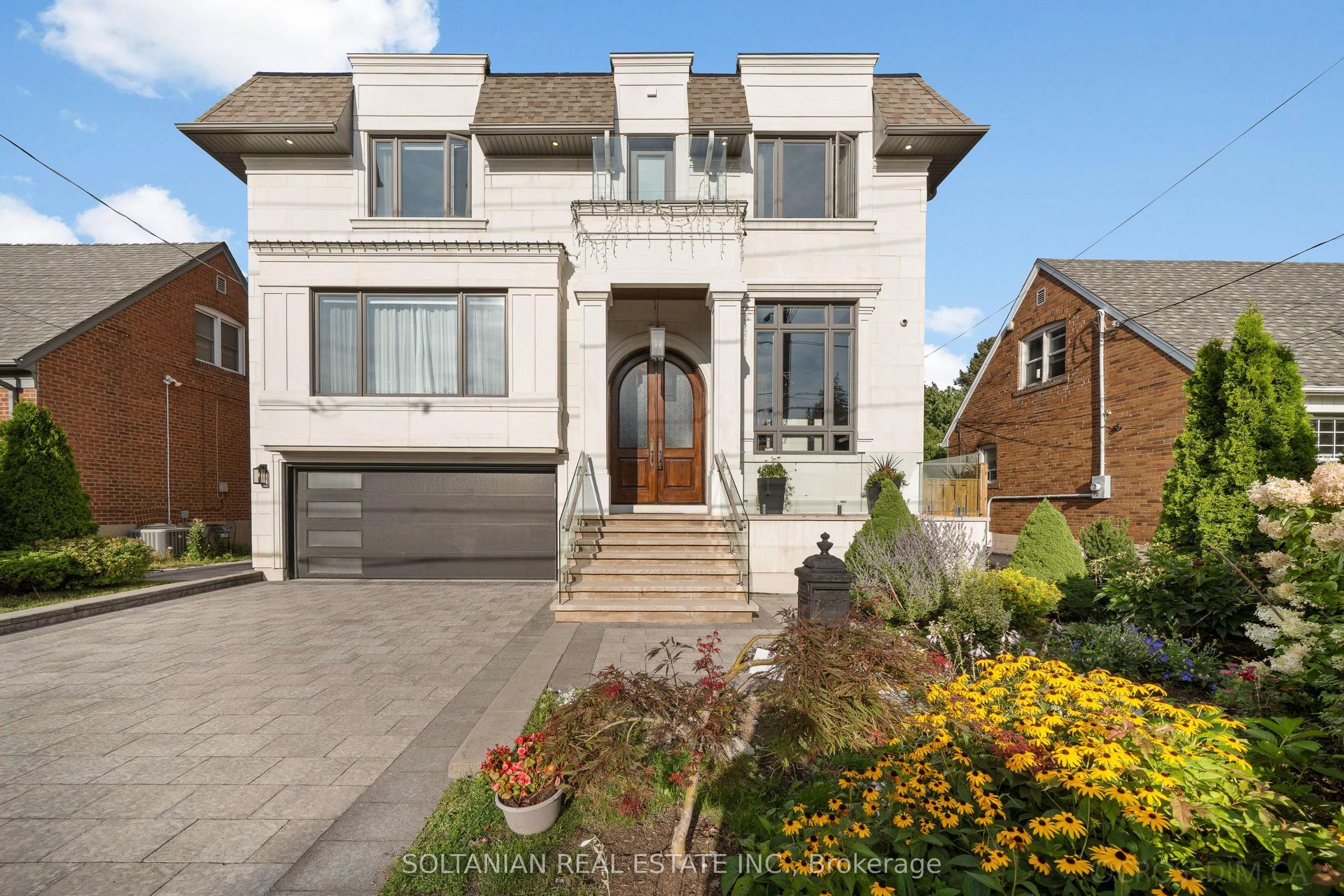 15 Calvin Avenue, Toronto — Detached for sale, photo 1