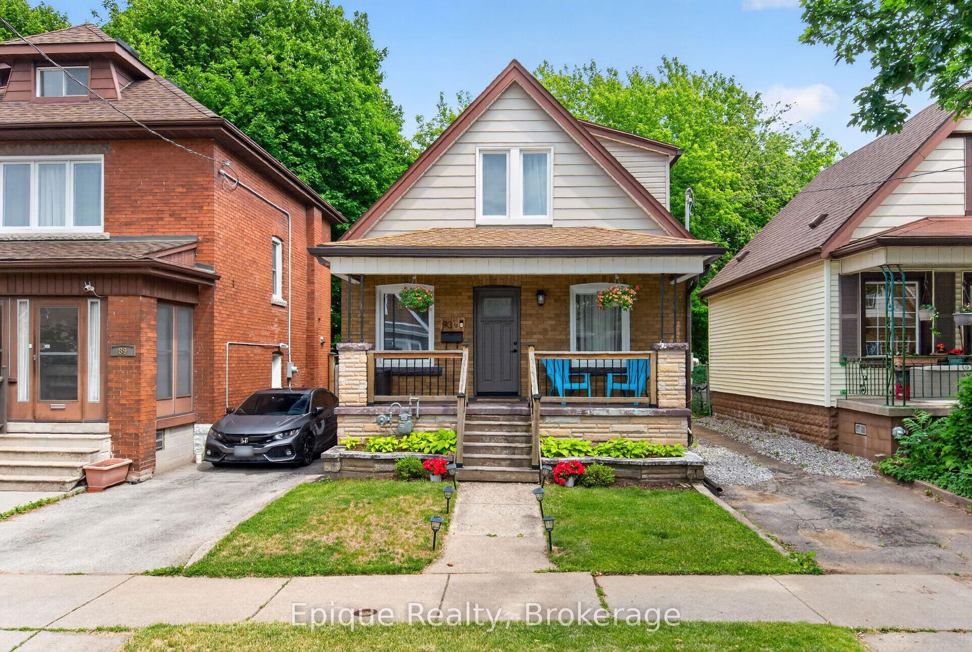 93 Graham Avenue S, Hamilton — Detached for sale, photo 1