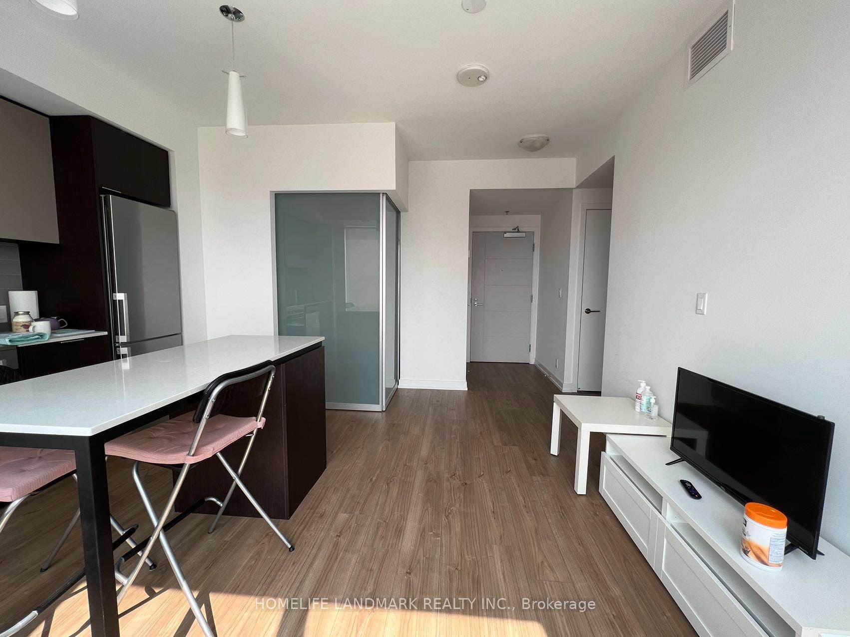 203 College Street 1703 #1703 — photo 1