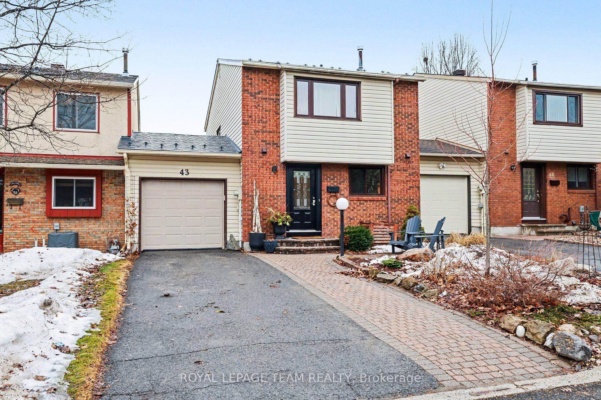 43 Whelan Drive — photo 1