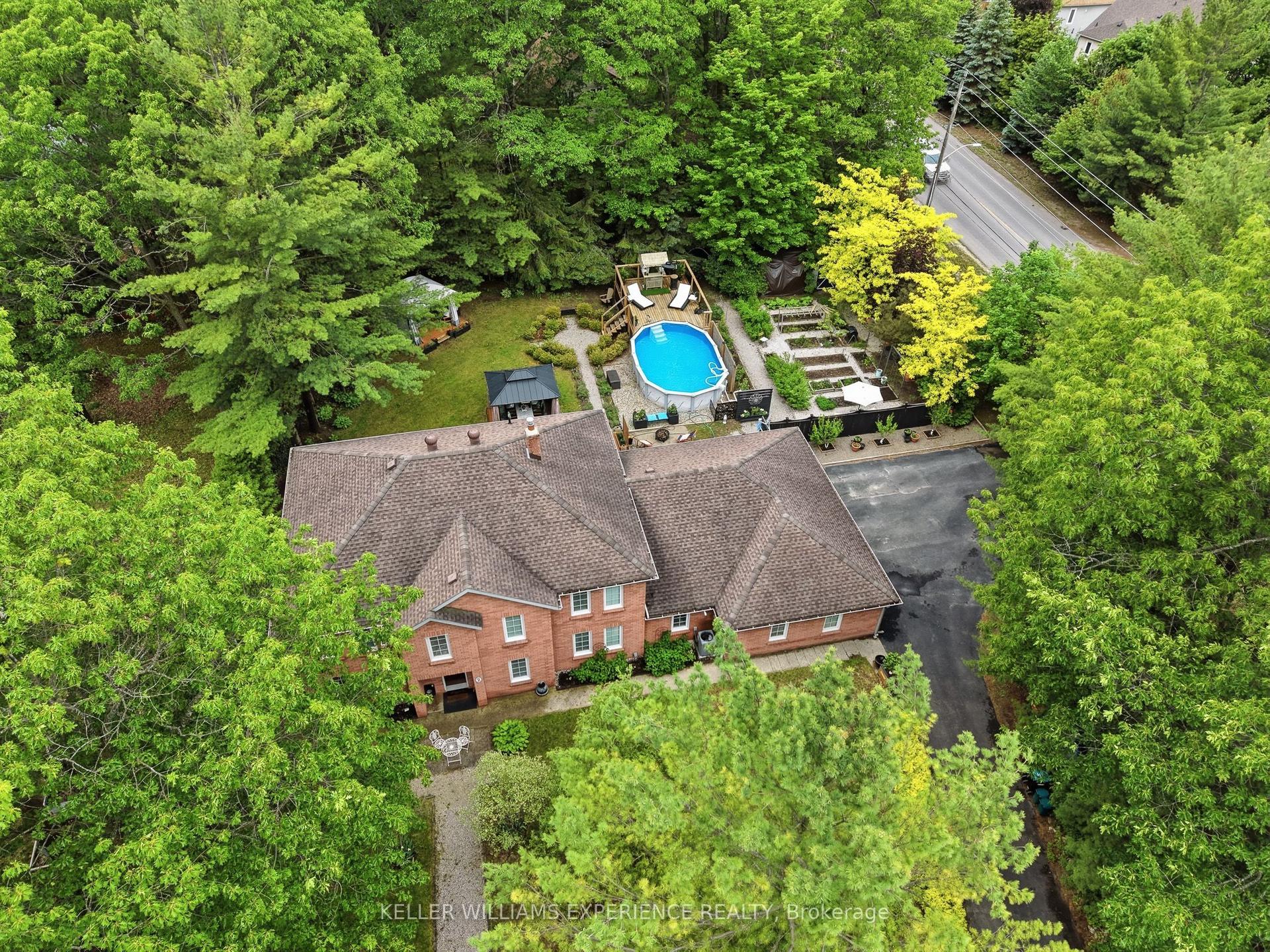 2 Seeley Court, Wasaga Beach — Detached for sale, photo 1