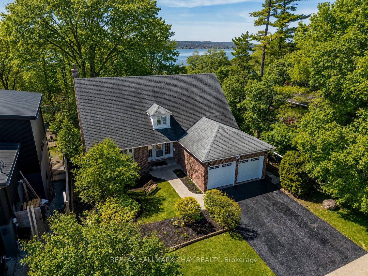 365 Codrington Street — photo 1