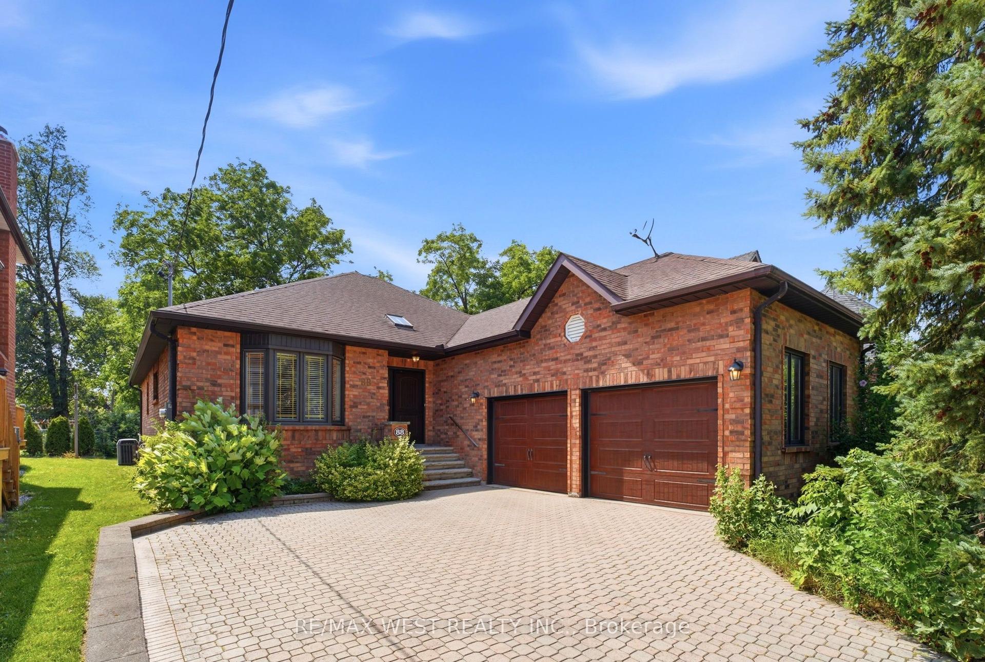 88 Riverdale Drive, Toronto — Detached for sale, photo 1