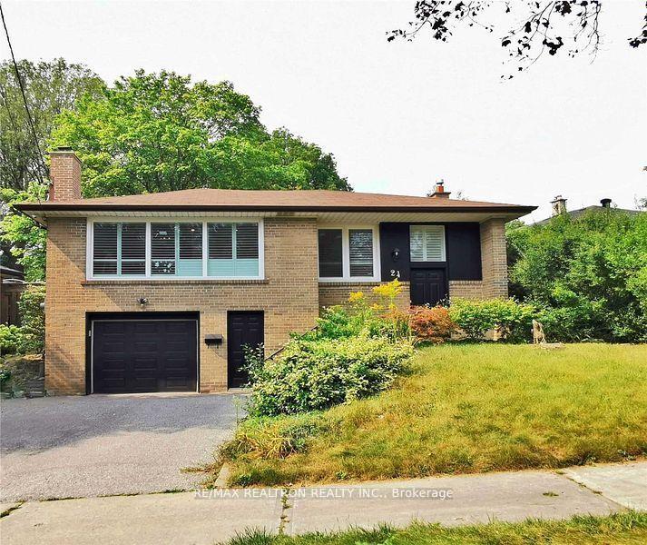 24 Fenelon Drive — photo 1