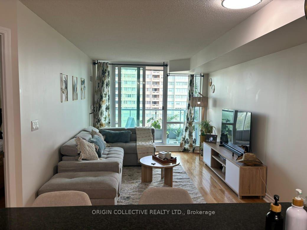 1 Elm Drive W 1101 #1101 — photo 1