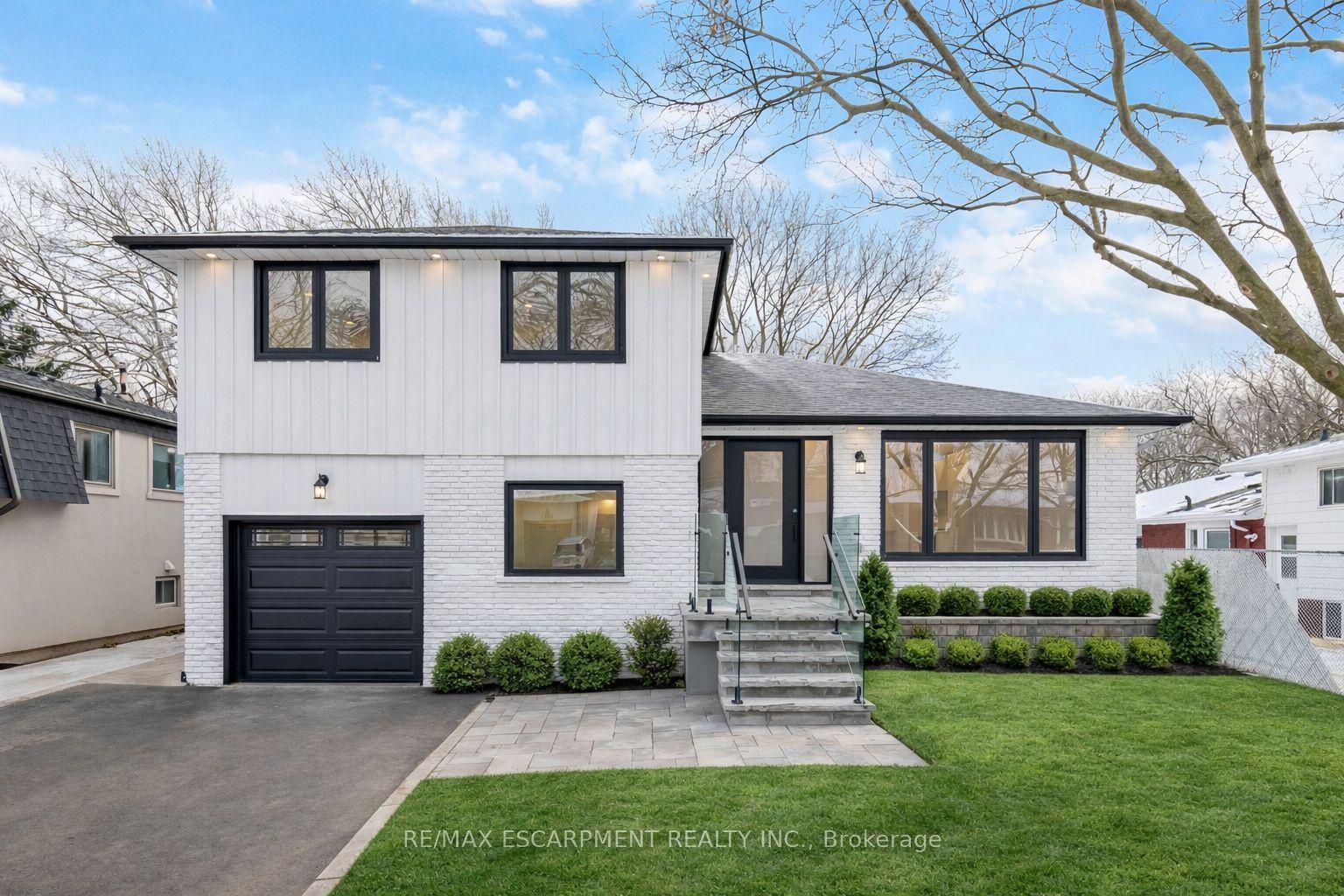 2276 Wyandotte Drive — photo 1