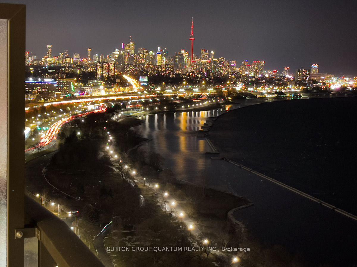 1928 Lakeshore Boulevard W, Toronto — Condo for lease, photo 1