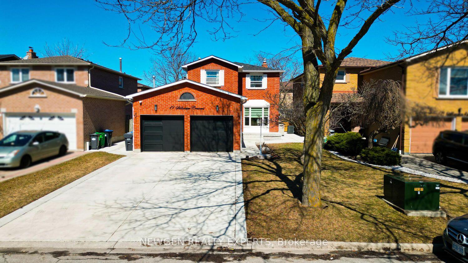 19 Stillwater Crescent — photo 1