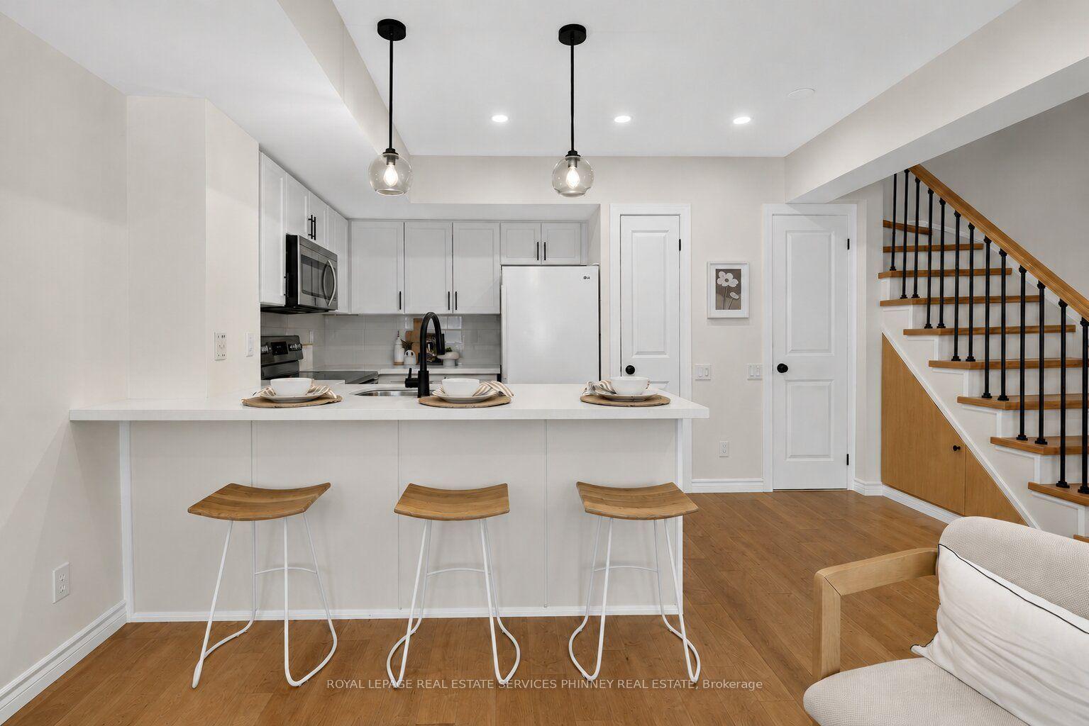 93 The Queensway 50 #50, Toronto — Condo Town for sale, photo 1