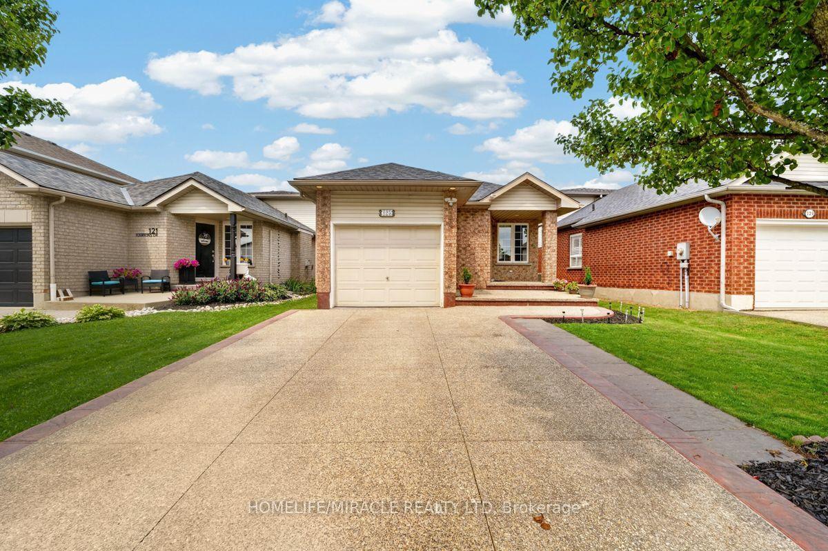 125 Hawkins Drive, Cambridge — Detached for sale, photo 1