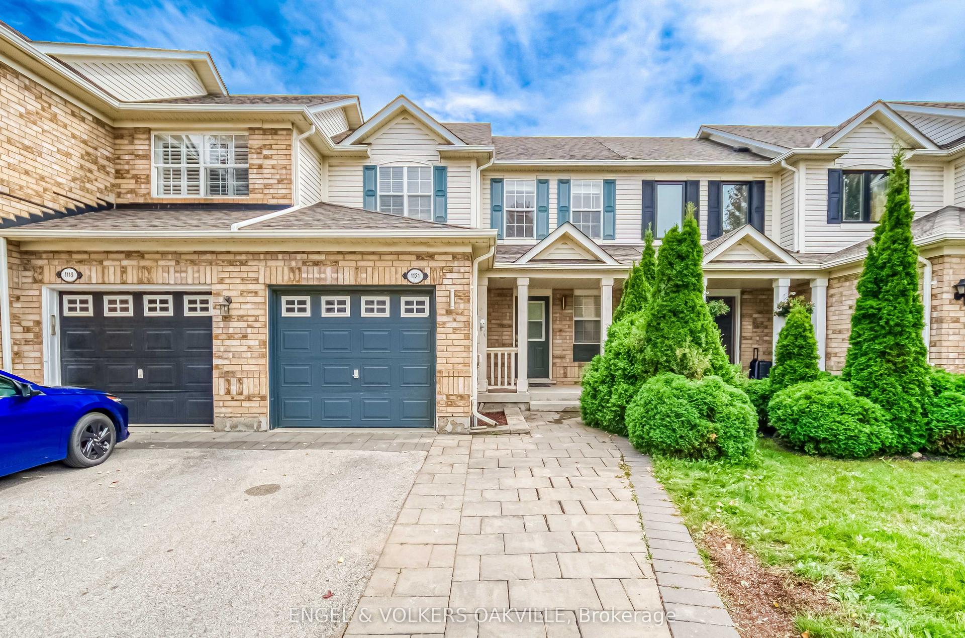 1121 Barclay Circle, Milton — Townhouse for lease, photo 1
