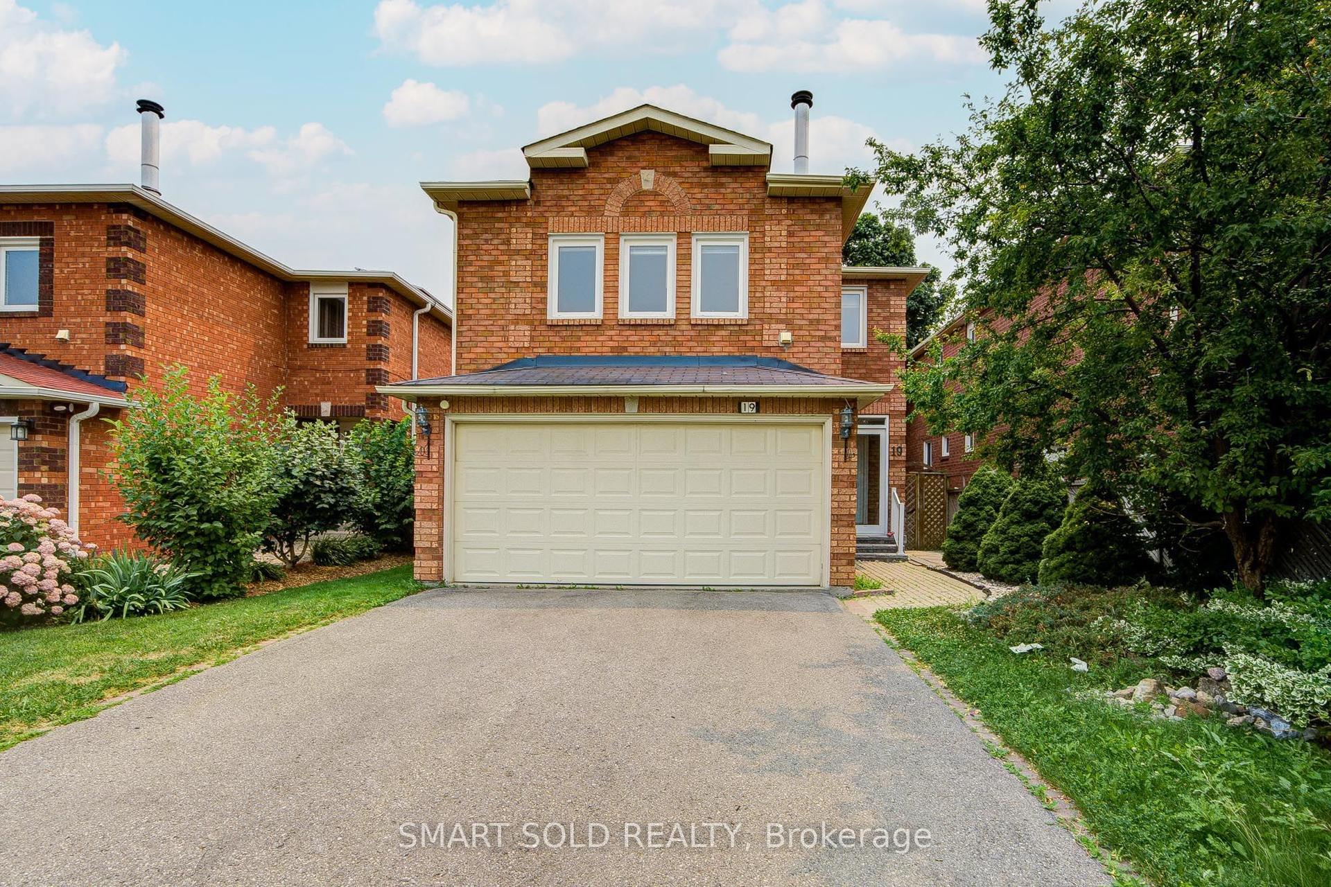 19 Justus Drive, Richmond Hill — Detached for sale, photo 1