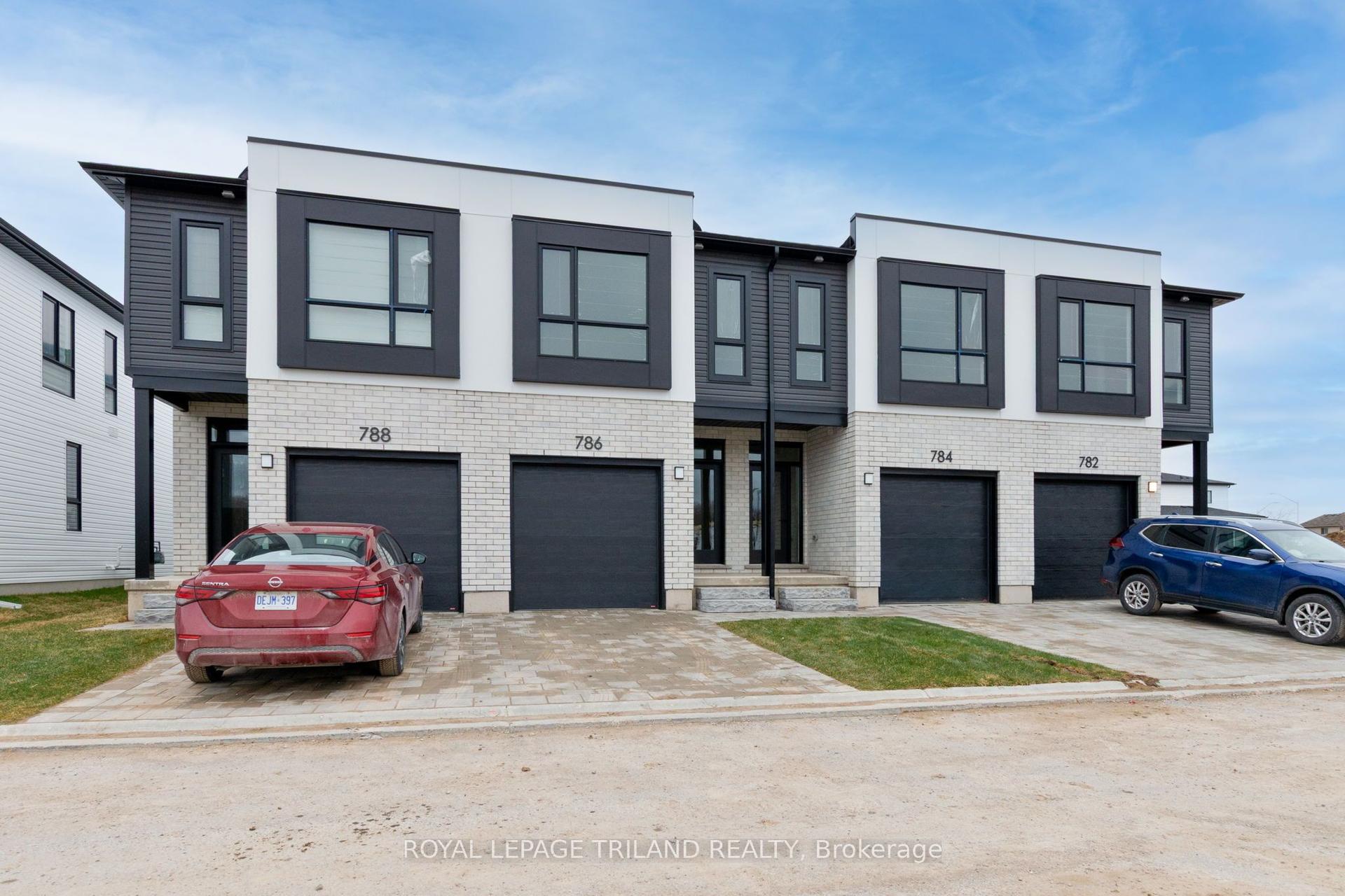 786 Banyan Lane — photo 1