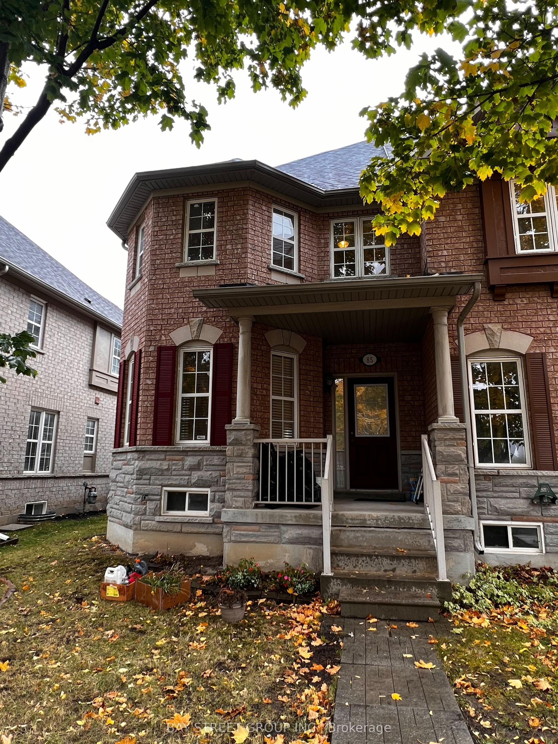 85 Selkirk Drive — photo 1