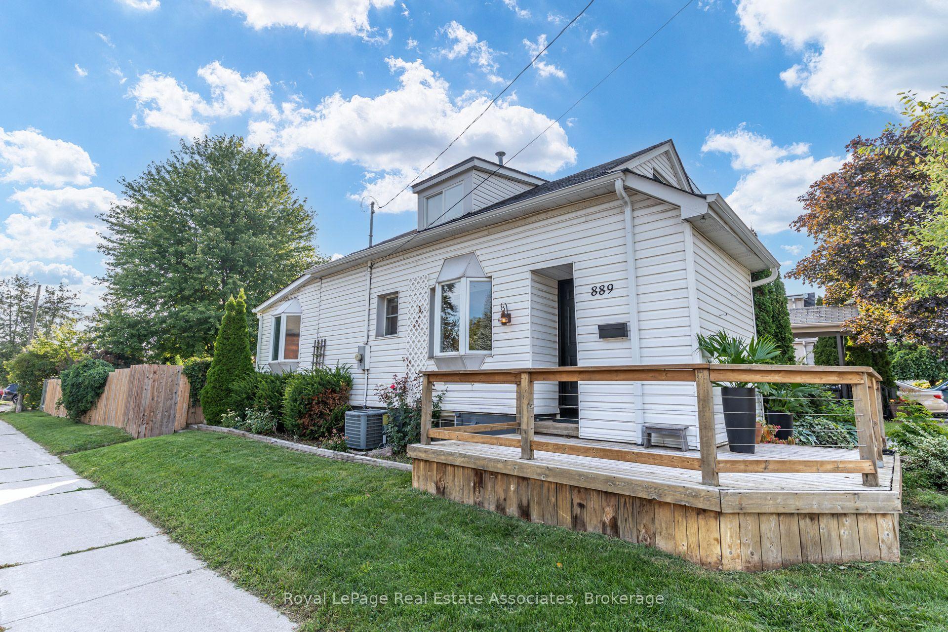 889 Third Street, Mississauga — Detached for sale, photo 1
