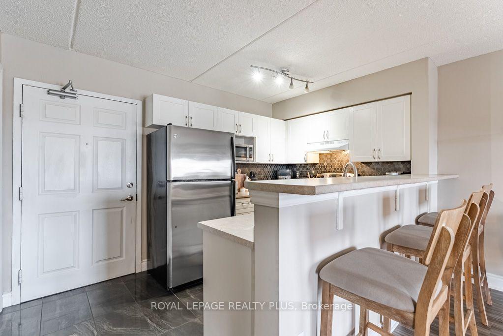 1370 Main Street E 309 #309 — photo 1