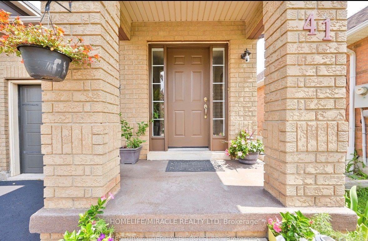41 Milkweed Crescent, Brampton — Semi-Detached for sale, photo 1