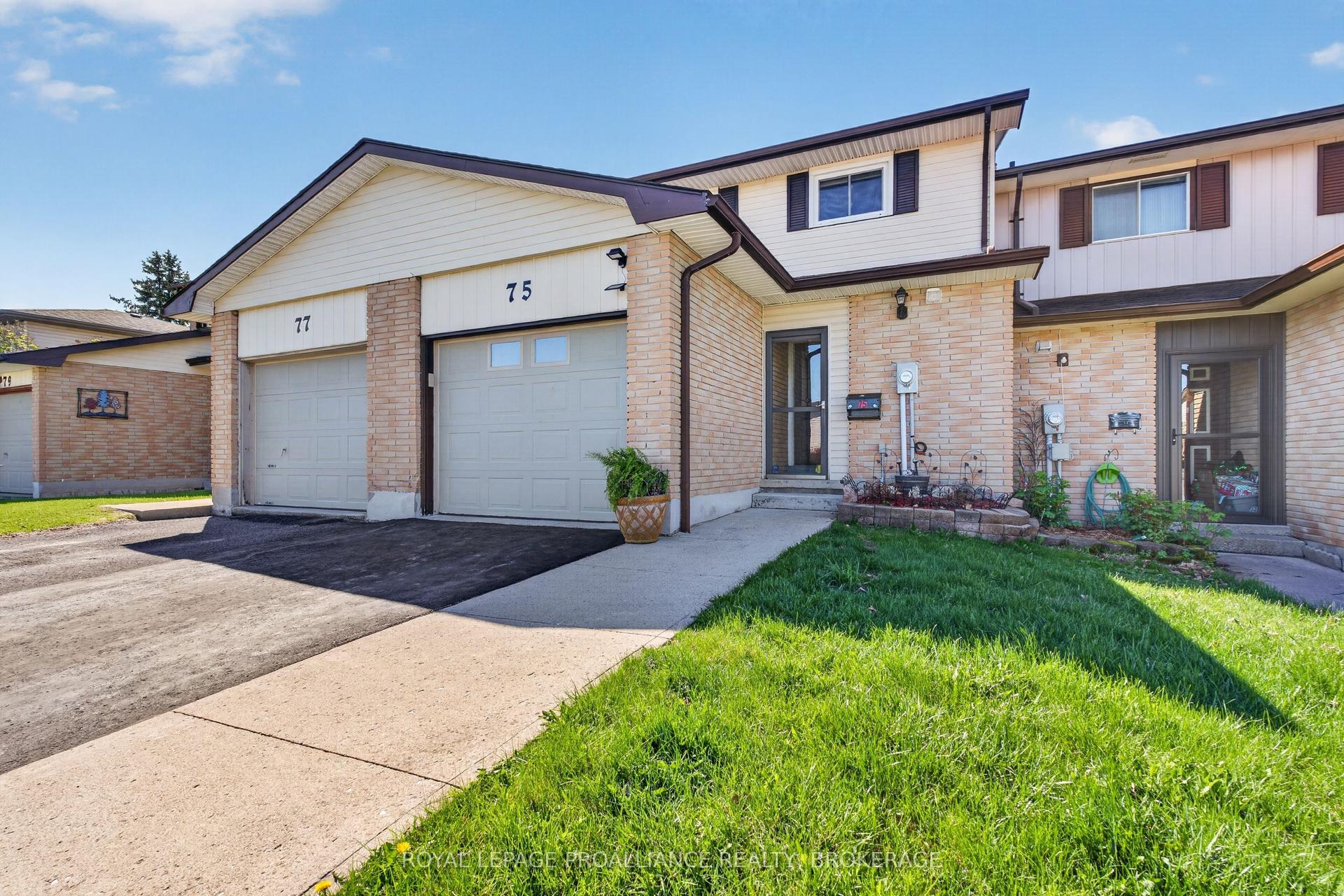 75 Windfield Crescent — photo 1