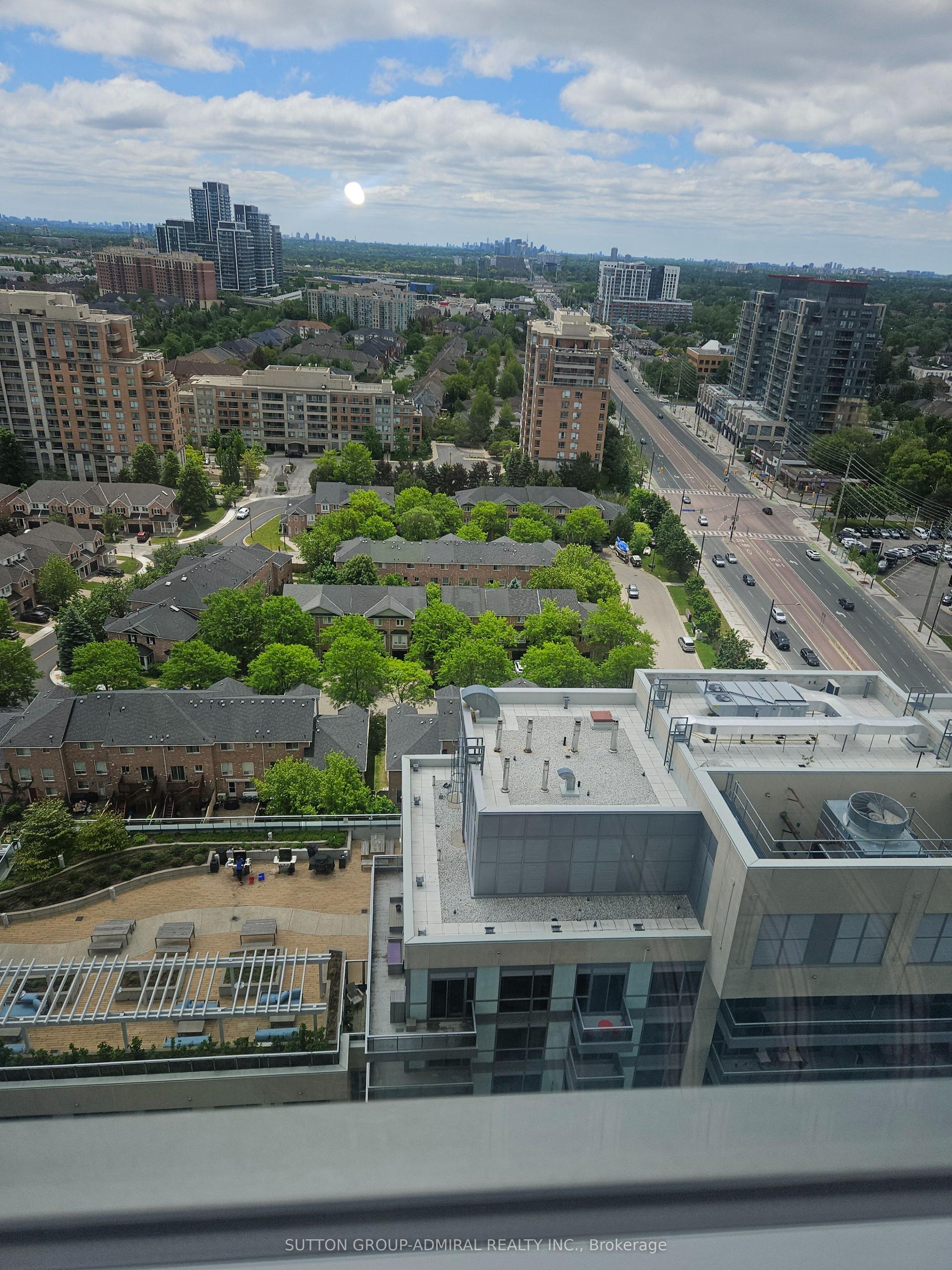 9201 Yonge Street 2004 #2004 — photo 1