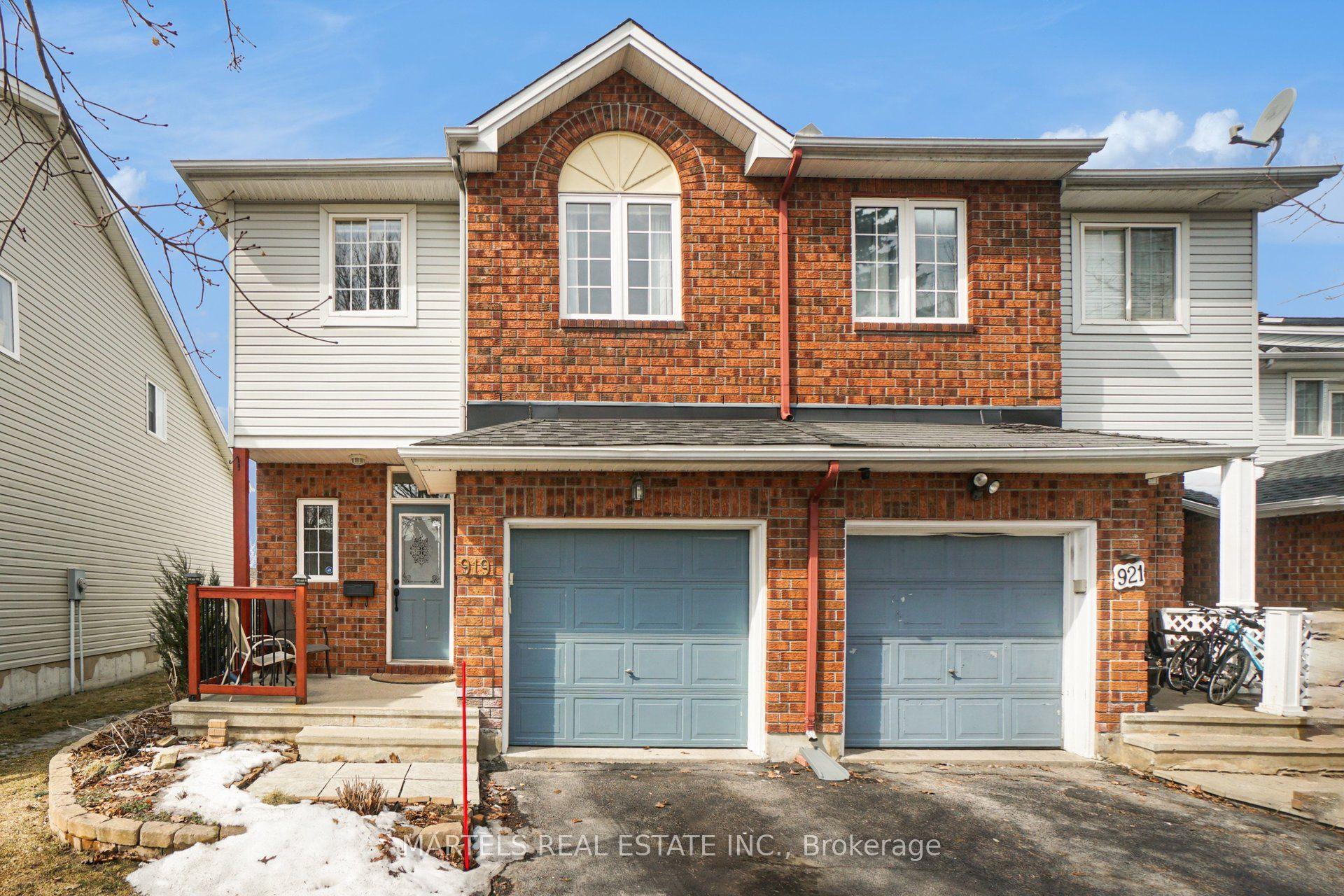 919 Markwick Crescent — photo 1