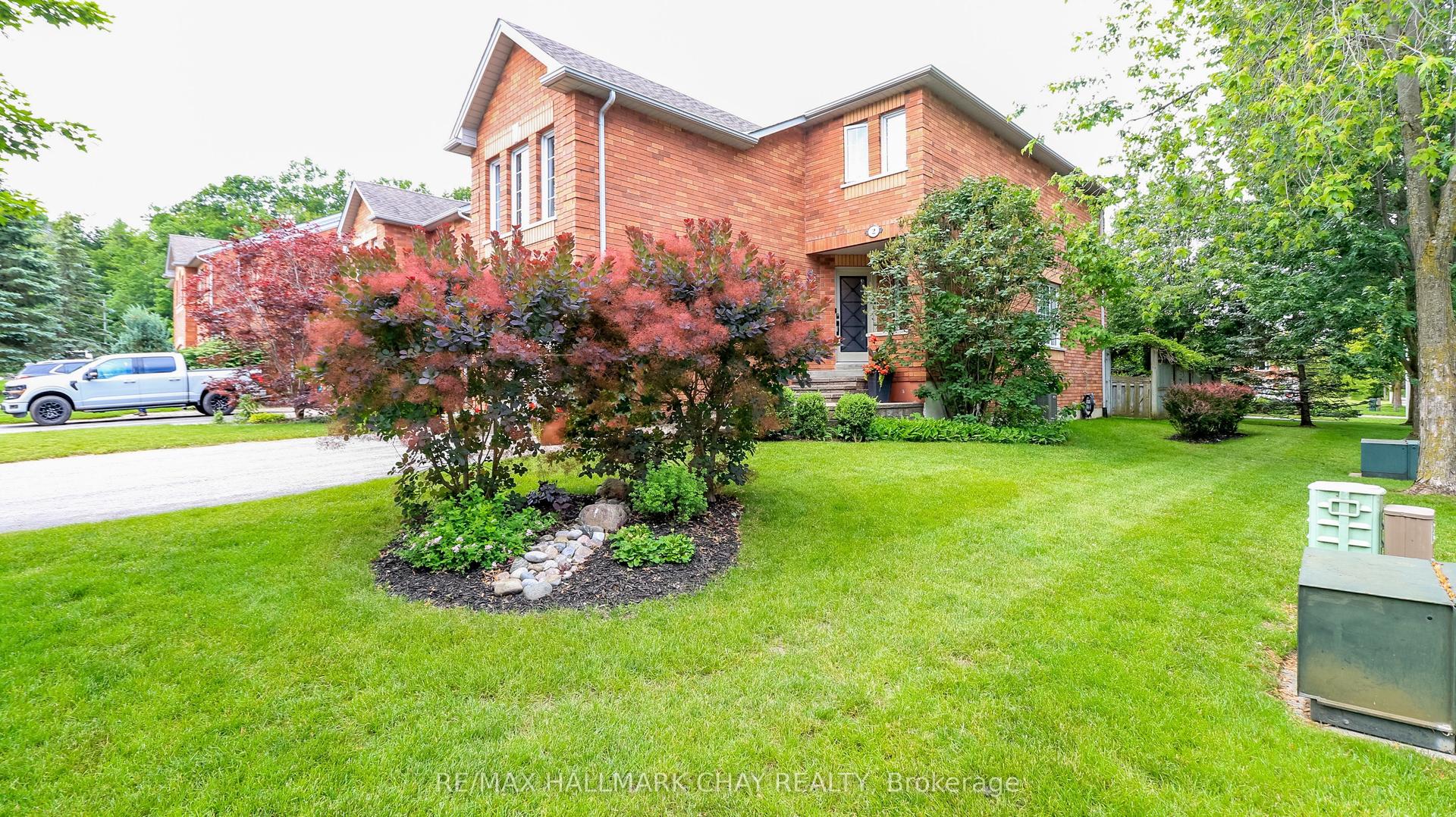 2 Kelly Place — photo 1