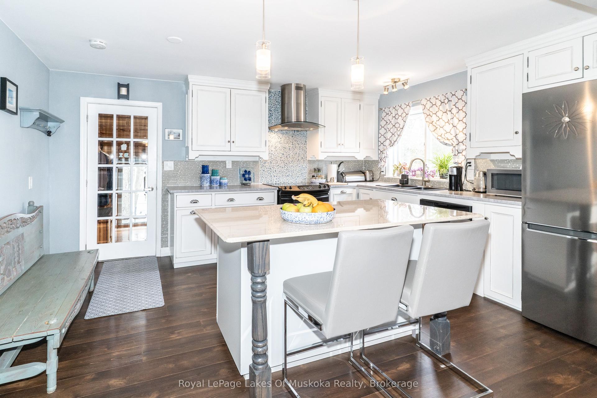 295 Bishop Street — photo 1
