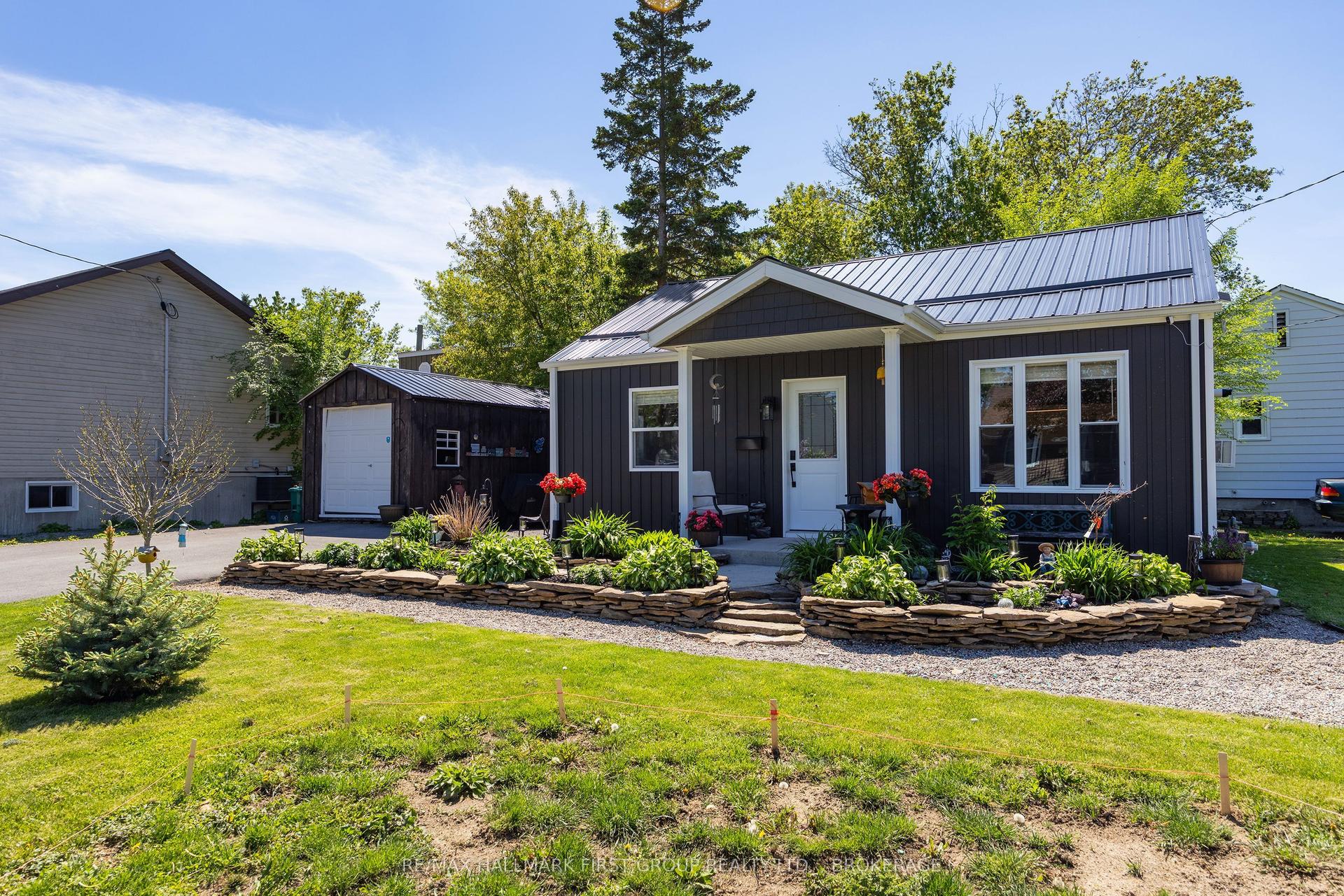 488 Nelson Street — photo 1