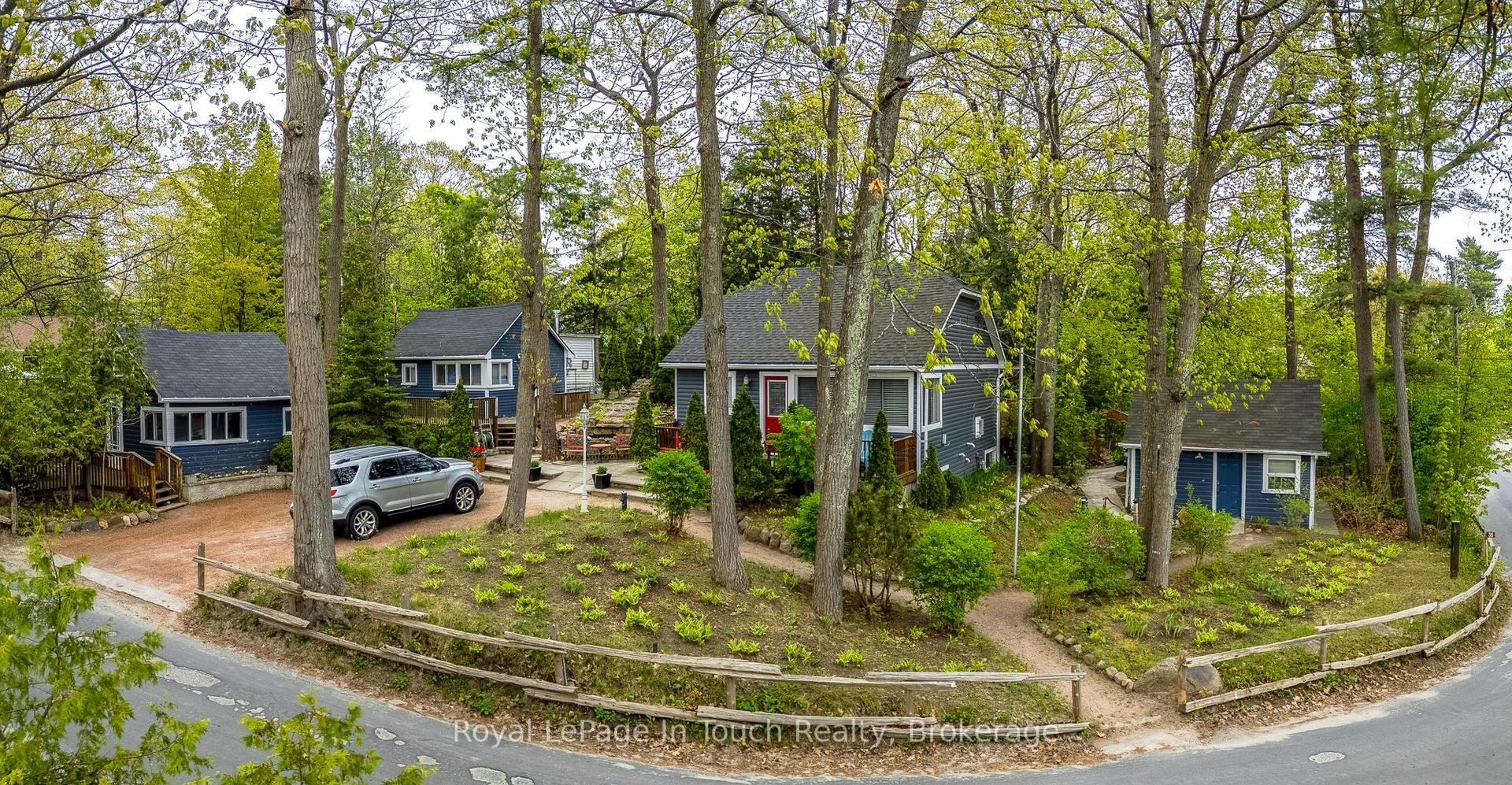 35 Tiny Beaches Road S — photo 1