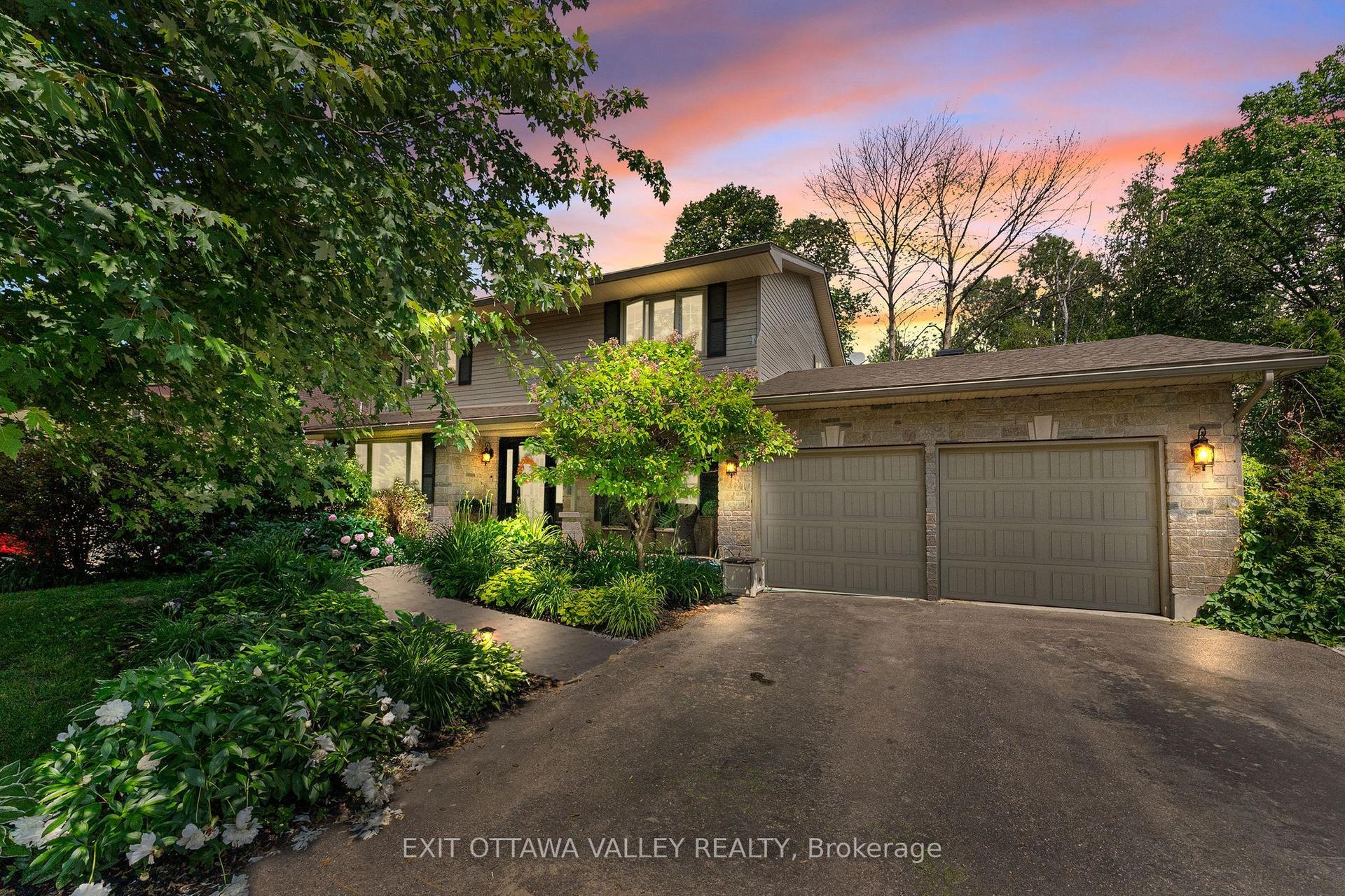 605 Elizabeth Street, Pembroke — Detached for sale, photo 1