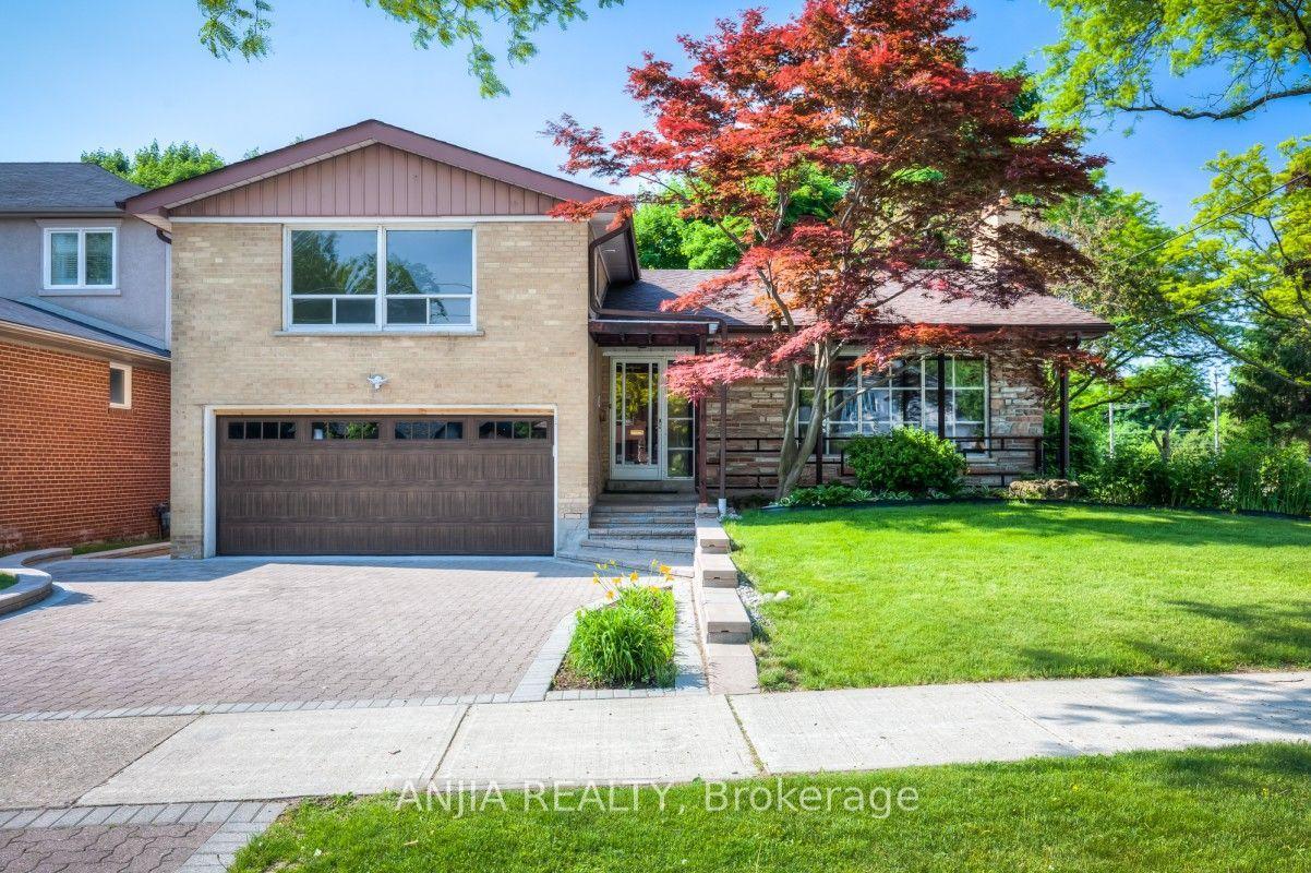 -17 Ealing Drive, Toronto — Detached for sale, photo 1