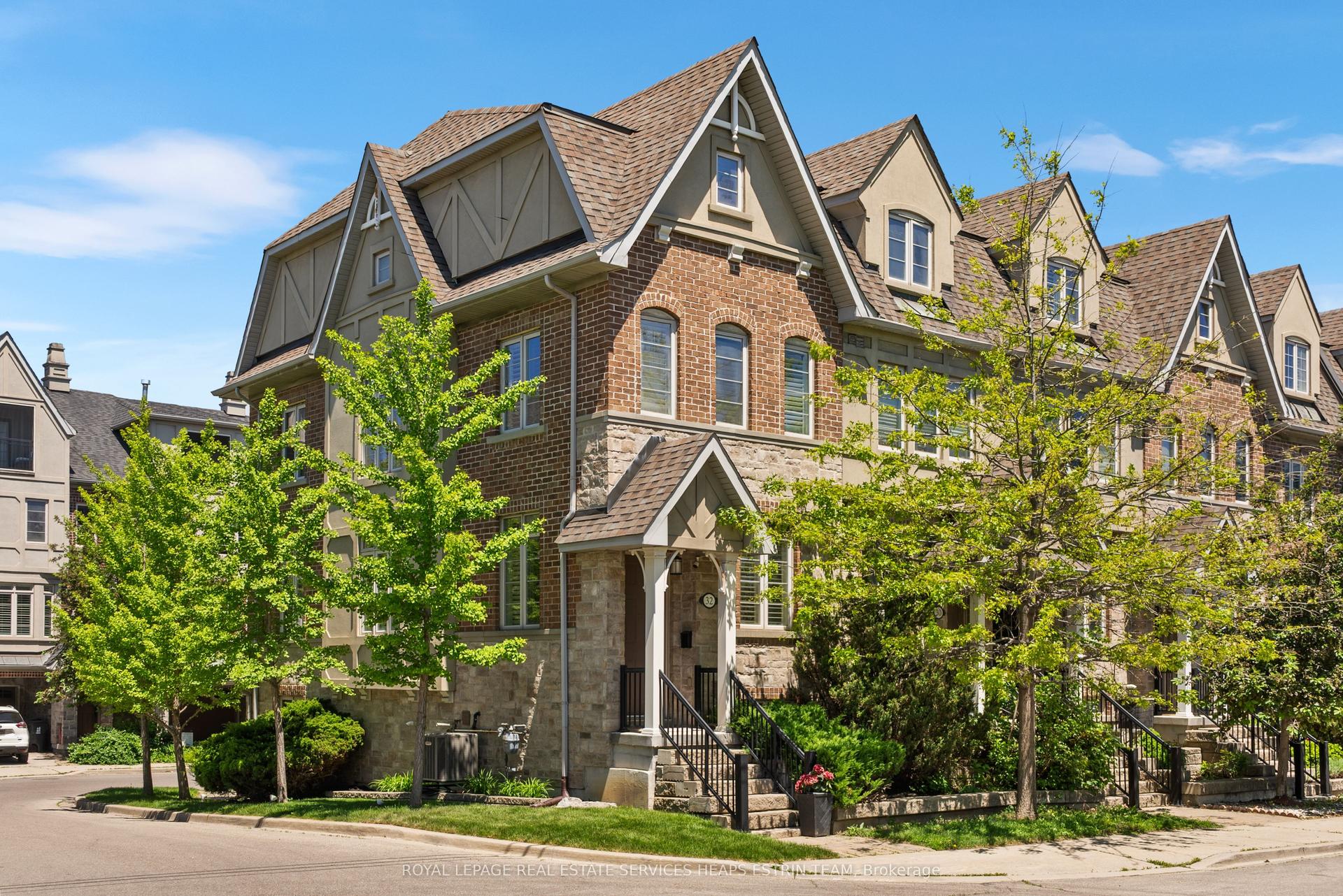 32 Mendota Road, Toronto — Townhouse for sale, photo 1