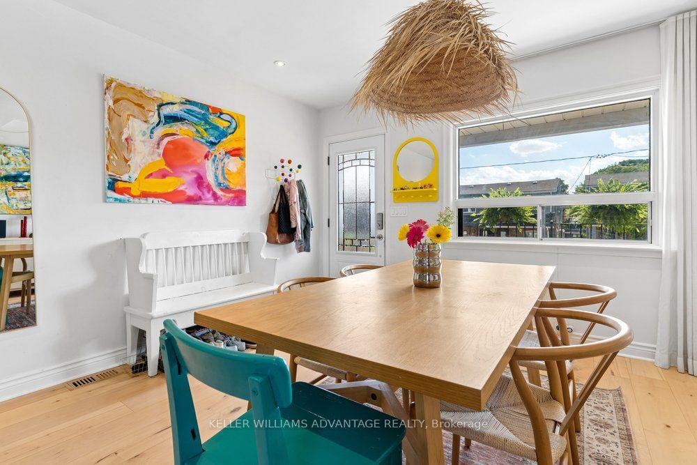 203 Blackthorn Avenue — photo 1
