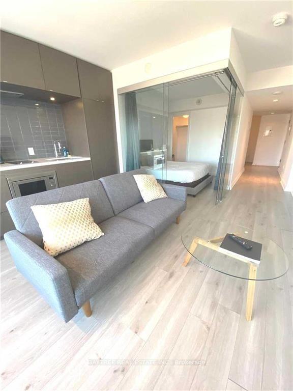 155 Yorkville Avenue 620 #620 — photo 1