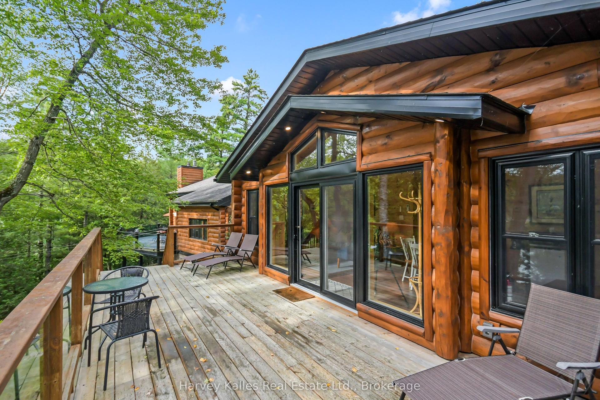 1113 Golf Avenue Road Unit #9 #Unit #9, Muskoka Lakes — Detached for sale, photo 1
