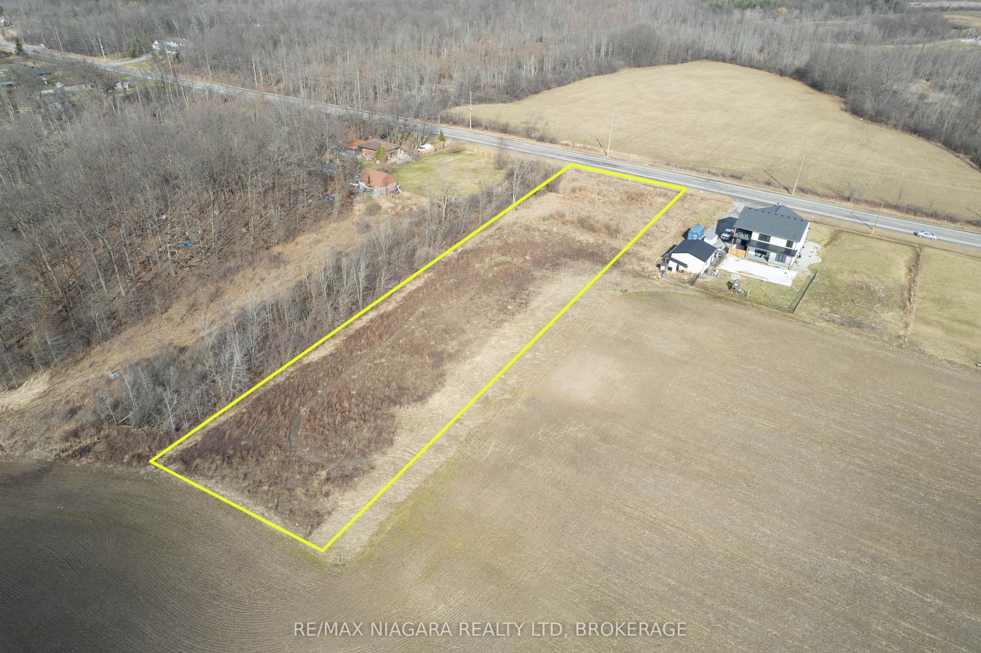 1577 Stevensville Road — photo 1
