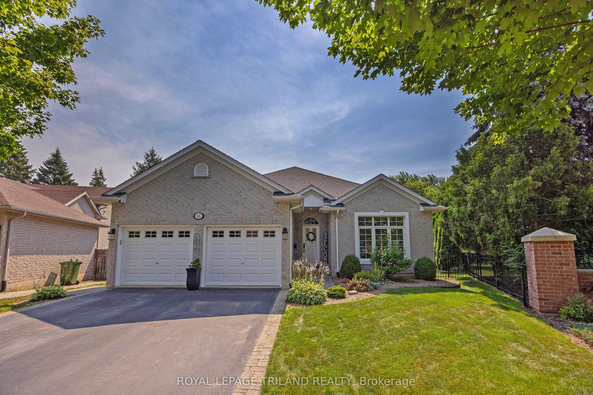 15 Augusta Crescent, St. Thomas — Detached for sale, photo 1