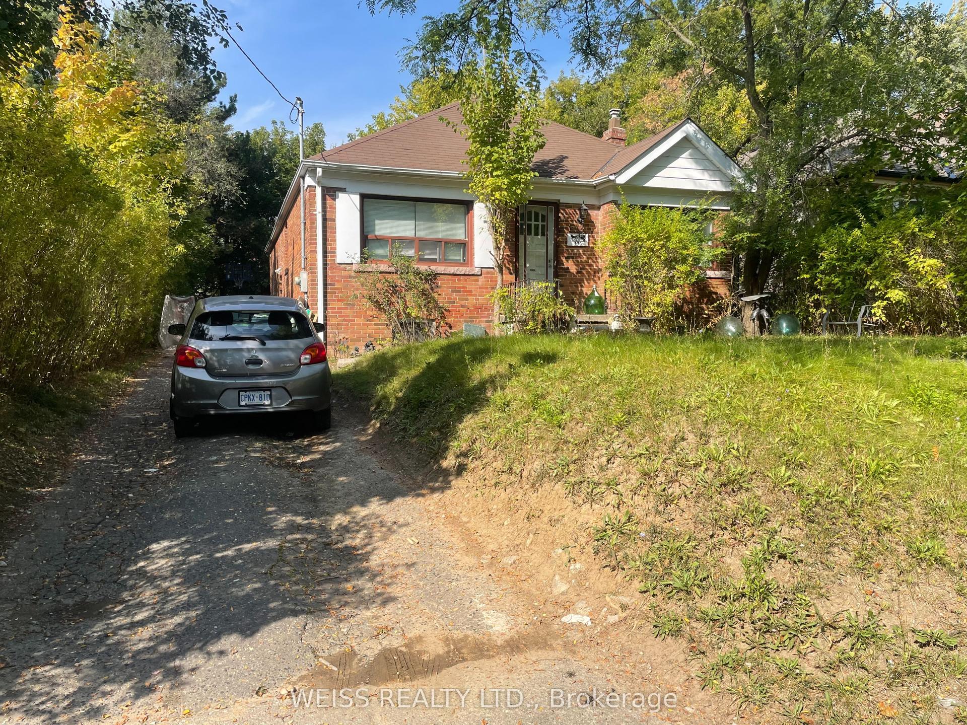490 Coldstream Avenue E — photo 1