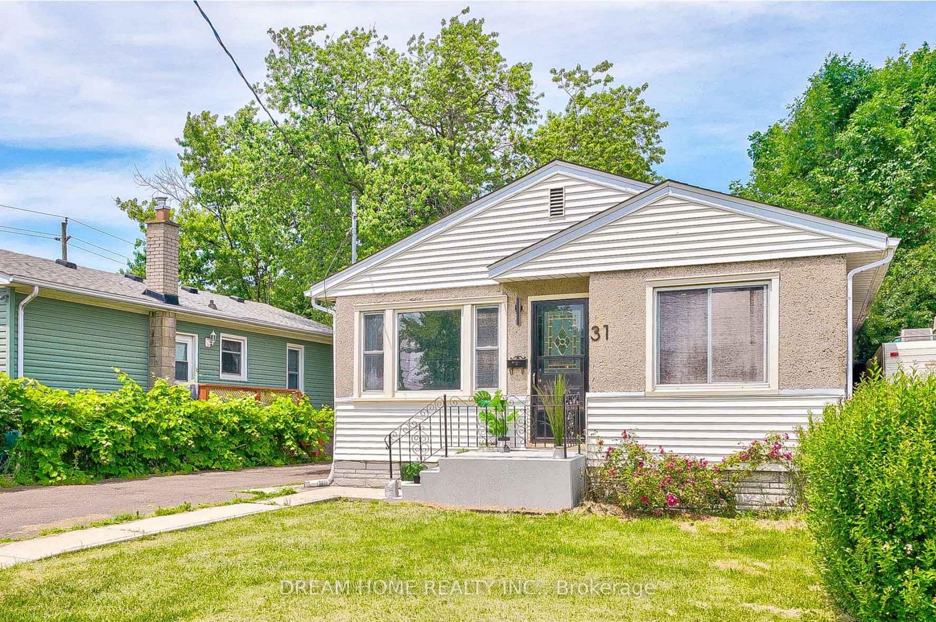 31 Warren Road — photo 1