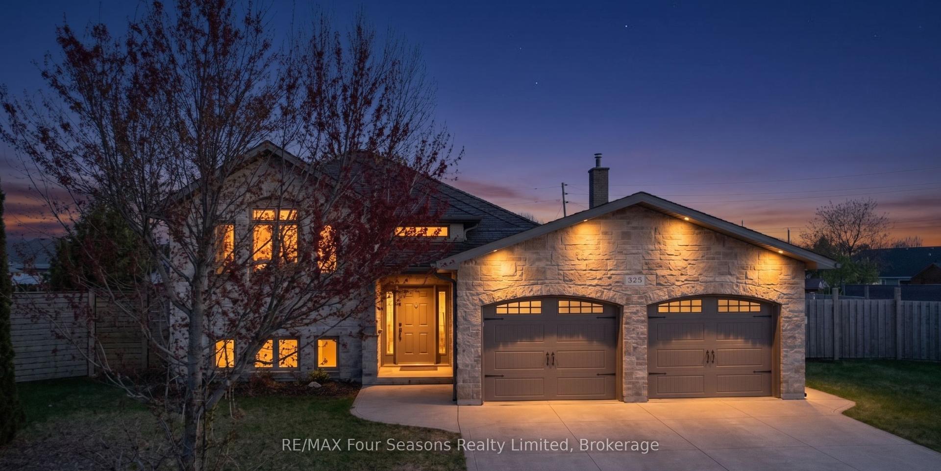 325 Gingrich Crescent — photo 1