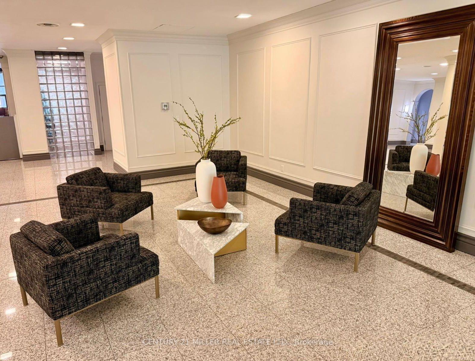 7 Bishop Avenue 408 #408, Toronto — Condo for lease, photo 1