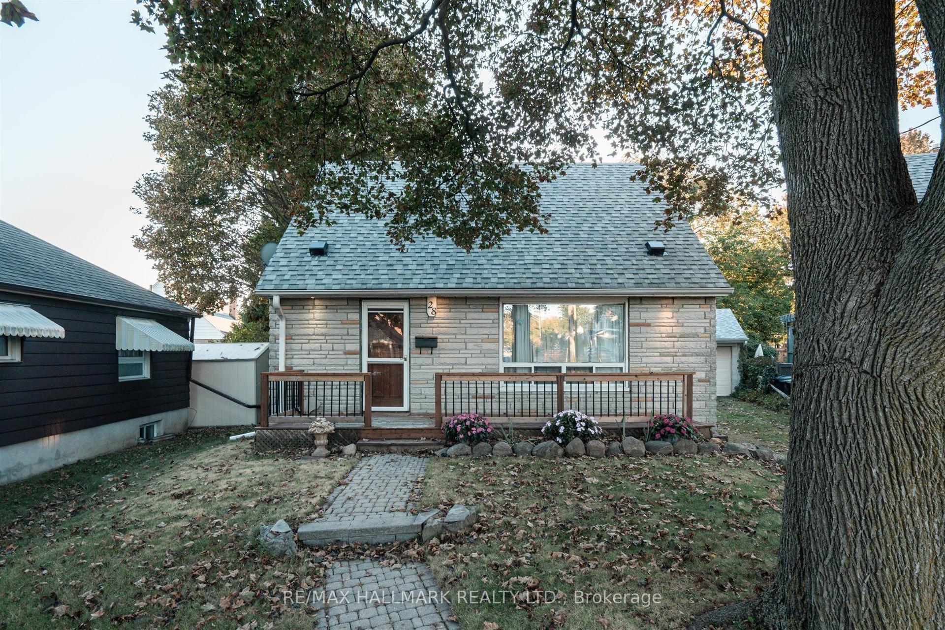 28 Finsbury Crescent, Toronto — Detached for sale, photo 1