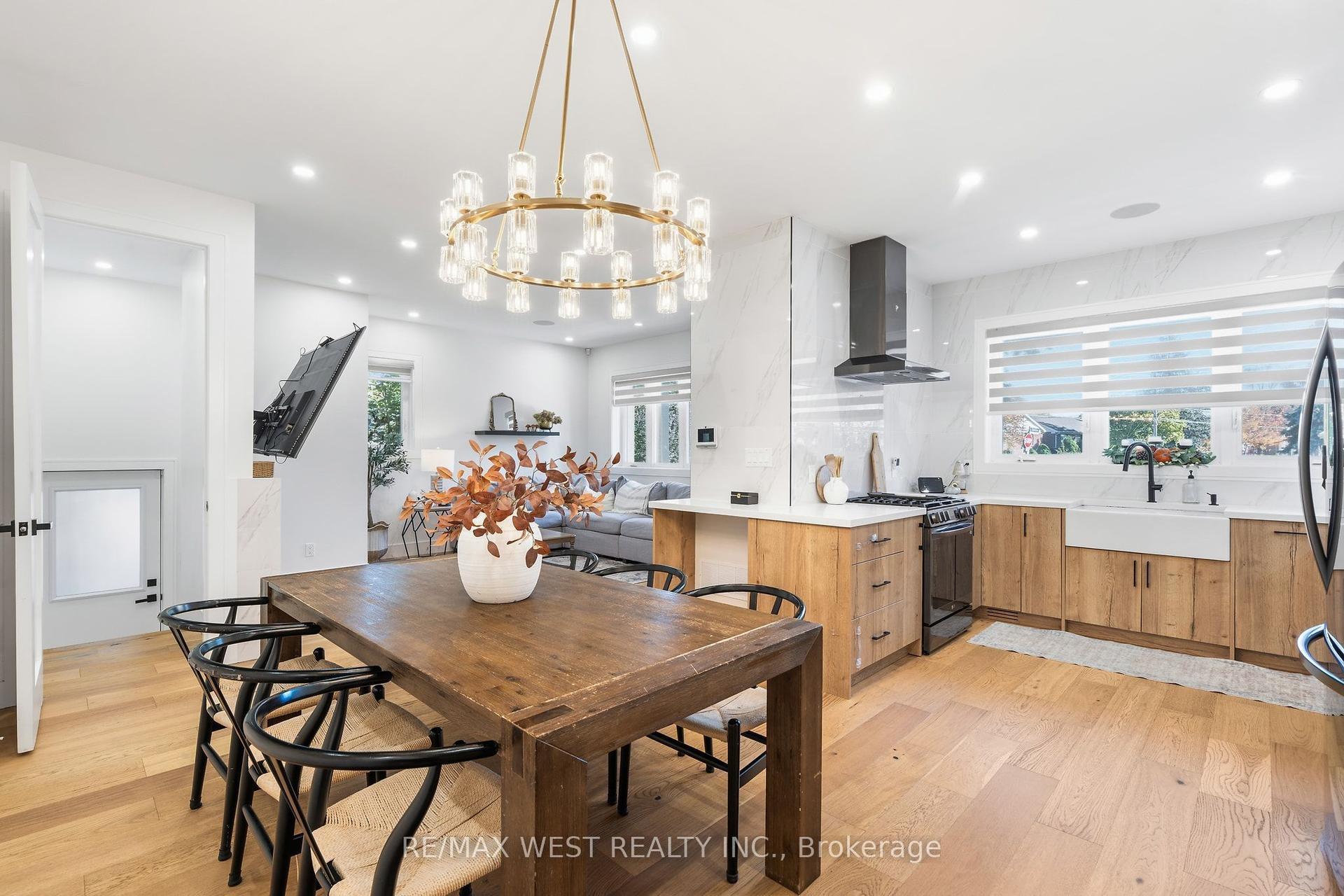 42 Woolton Crescent, Toronto — Detached for lease, photo 1