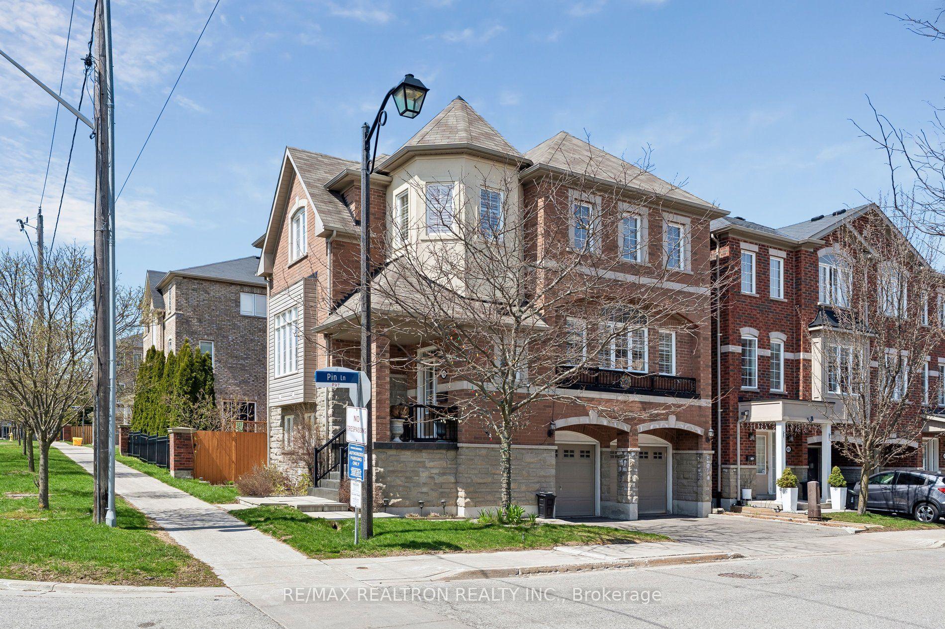 12 Dale Avenue, Toronto — Detached for sale, photo 1