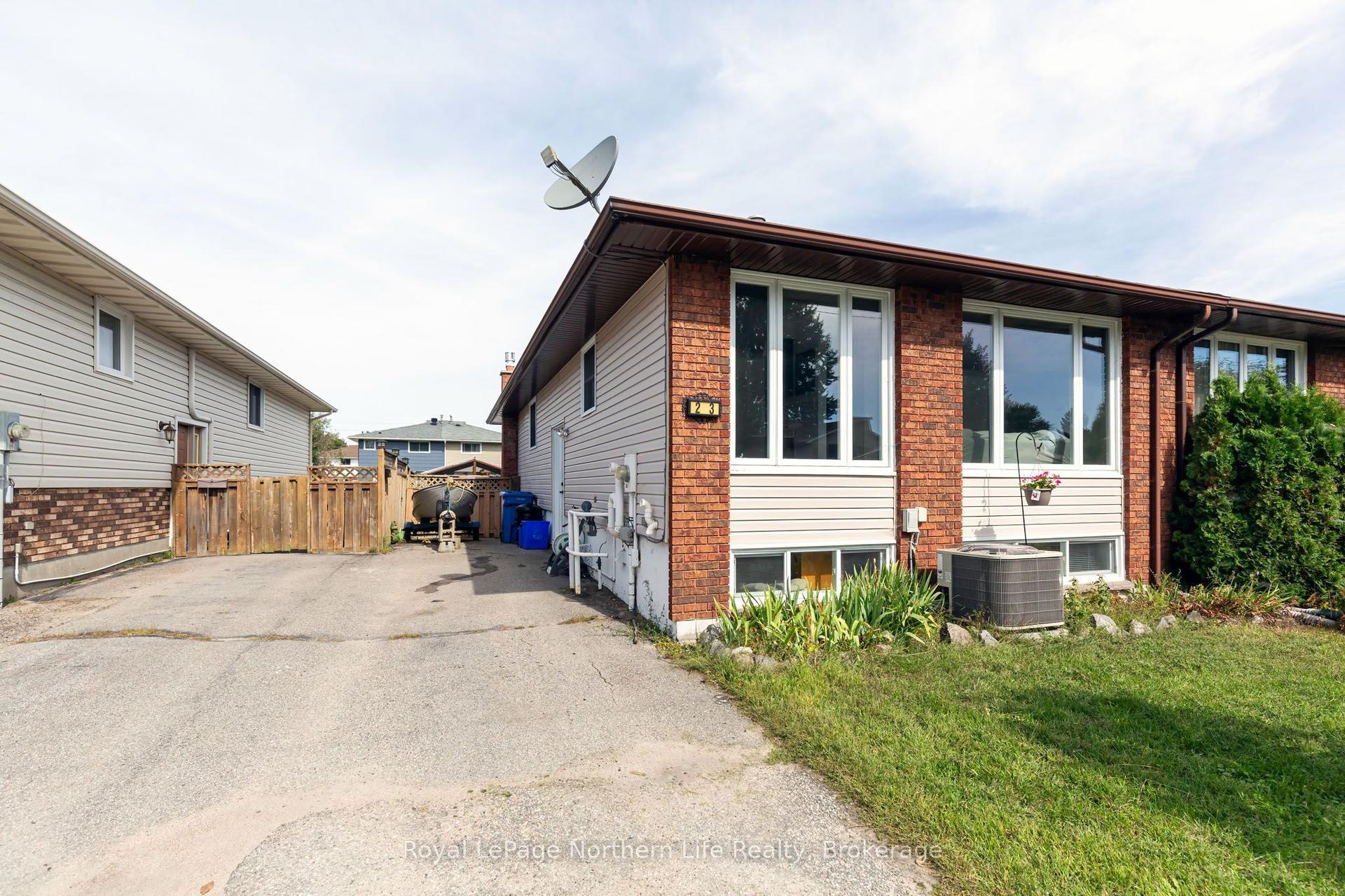 23 Harris Drive, North Bay — Semi-Detached for sale, photo 1