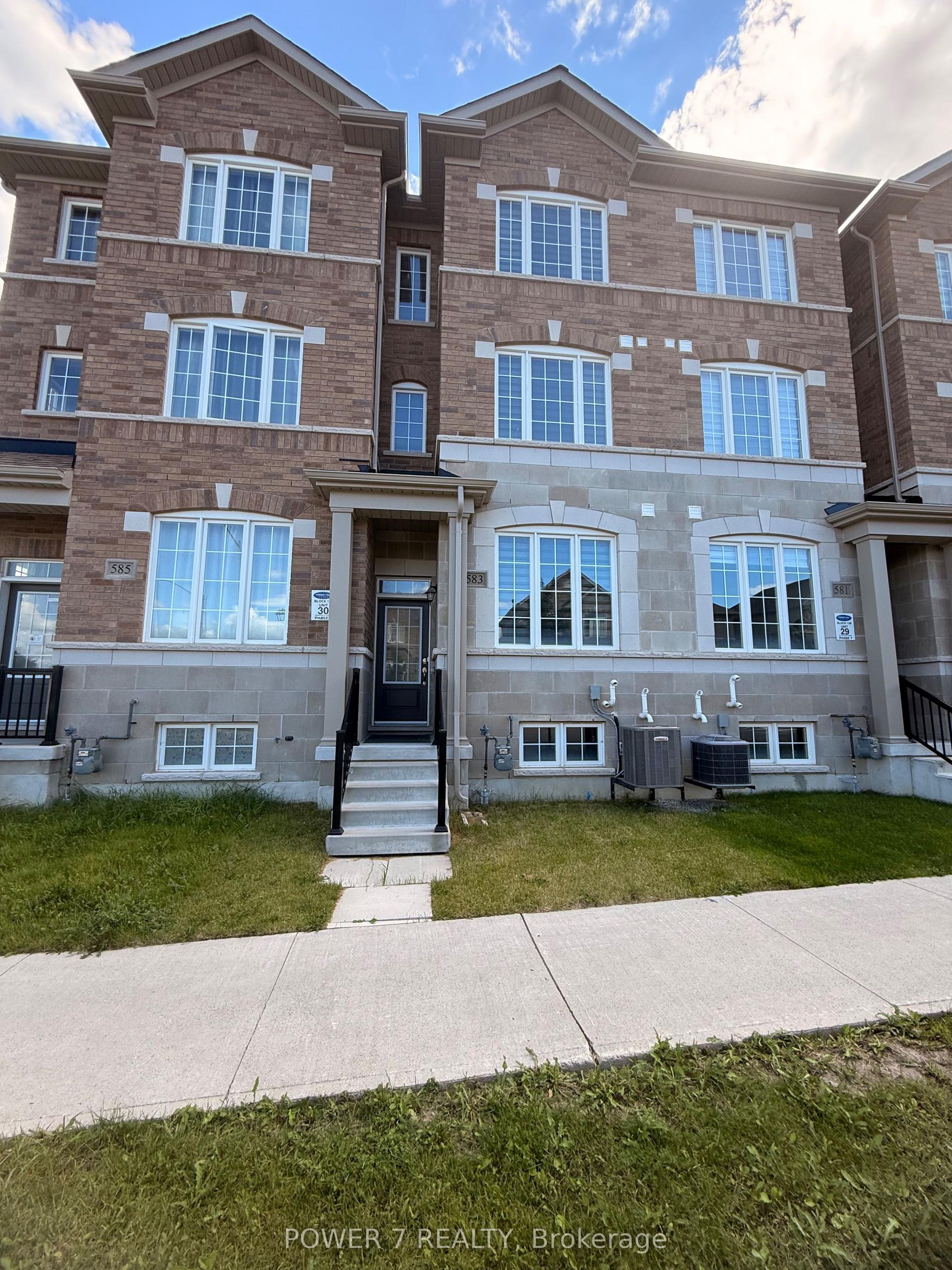 583 White's Hill Avenue, Markham — Townhouse for lease, photo 1
