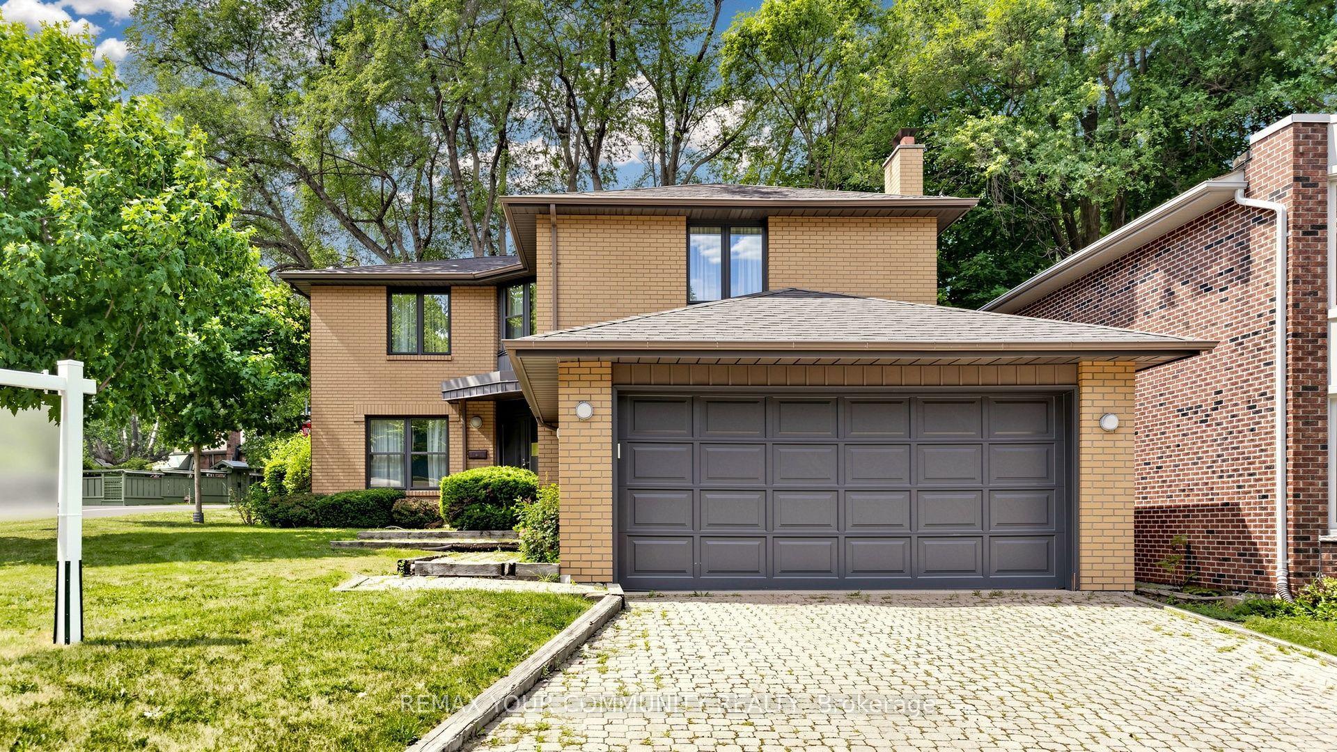 2 Trimontium Crescent, Toronto — Detached for sale, photo 1