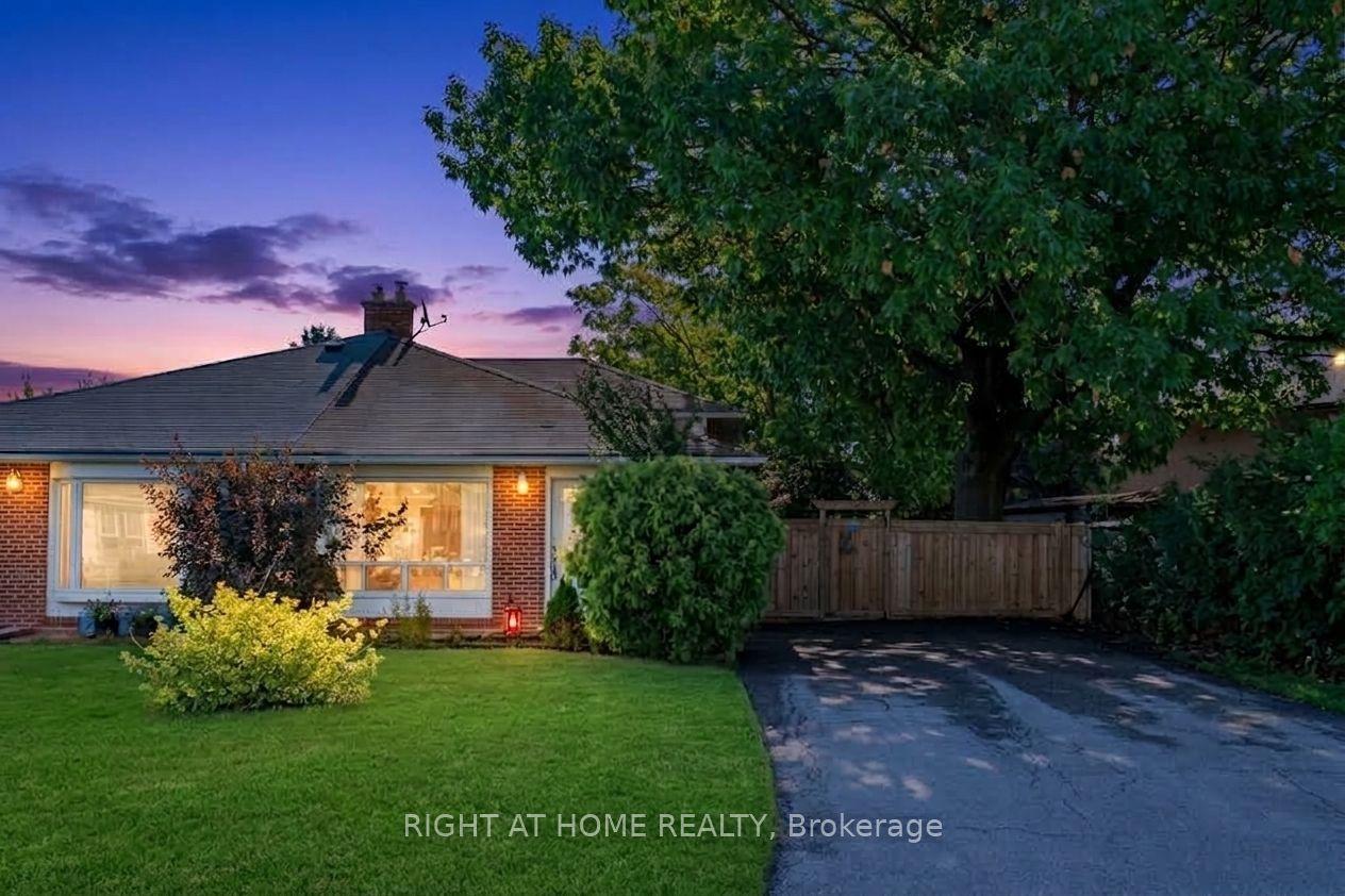 46 Aloma Crescent, Brampton — Semi-Detached for sale, photo 1